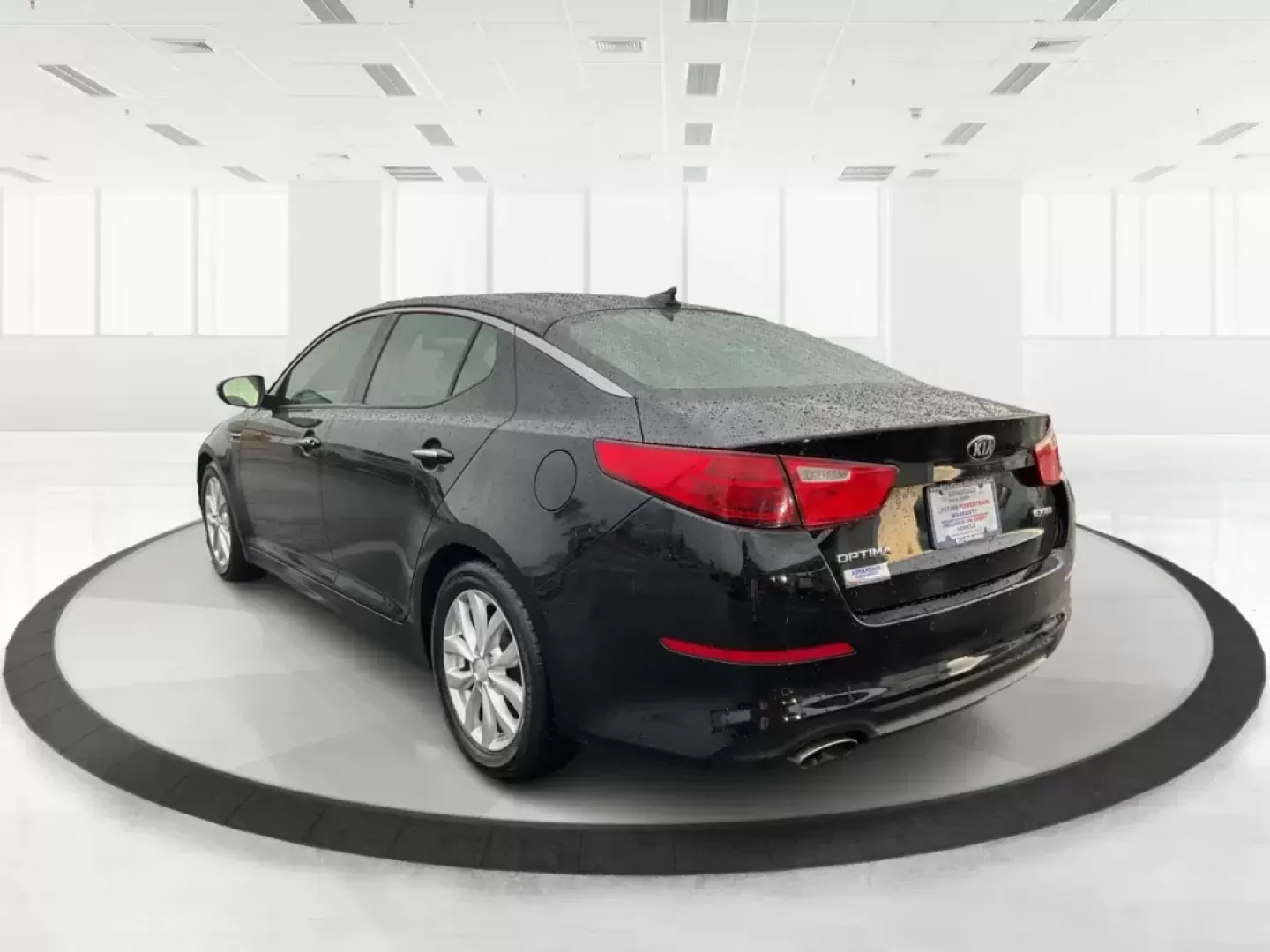 2015 Kia Optima EX (5XXGN4A76FG) with an Theta II 2.4L I-4 gasoline direct injection engine, located at 1099 N County Rd 25A , Troy, OH, 45373, (937) 908-9800, 40.057079, -84.212883 - Photo#4