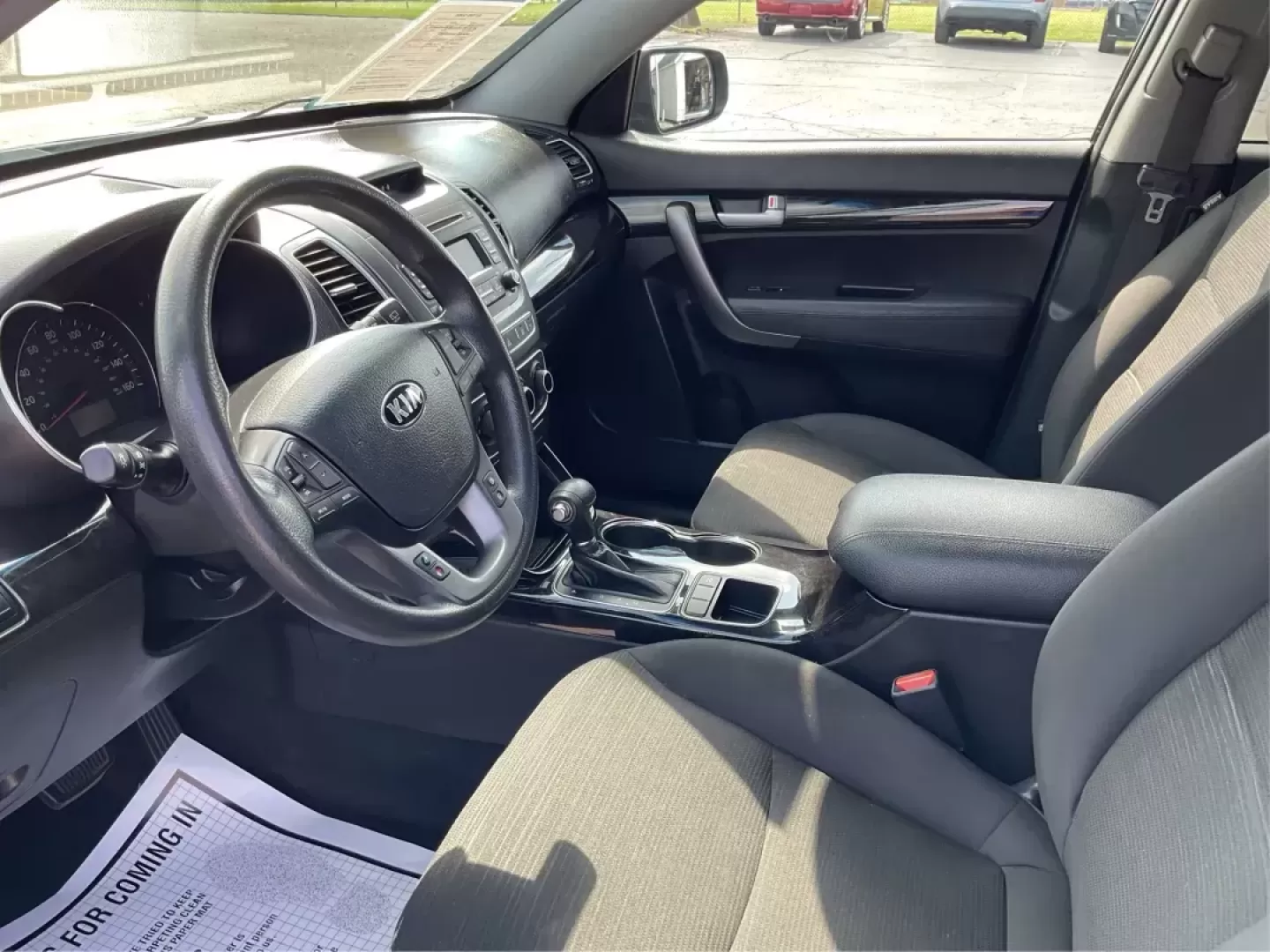 2015 Kia Sorento LX (5XYKT3A69FG) with an 2.4L I-4 gasoline direct injection engine, located at 1230 East Main St, Xenia, OH, 45385, (937) 908-9800, 39.688026, -83.910172 - Photo#7