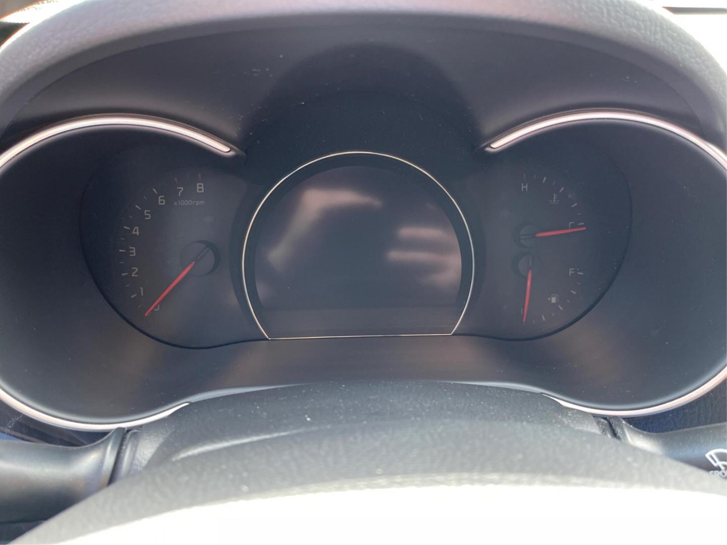 2015 Kia Sorento EX V6 (5XYKU4A74FG) with an Lambda II 3.3L V-6 gasoline direct injection engine, located at 8750 N County Rd 25A, Piqua, OH, 45356, (937) 908-9800, 40.164391, -84.232513 - Photo#14