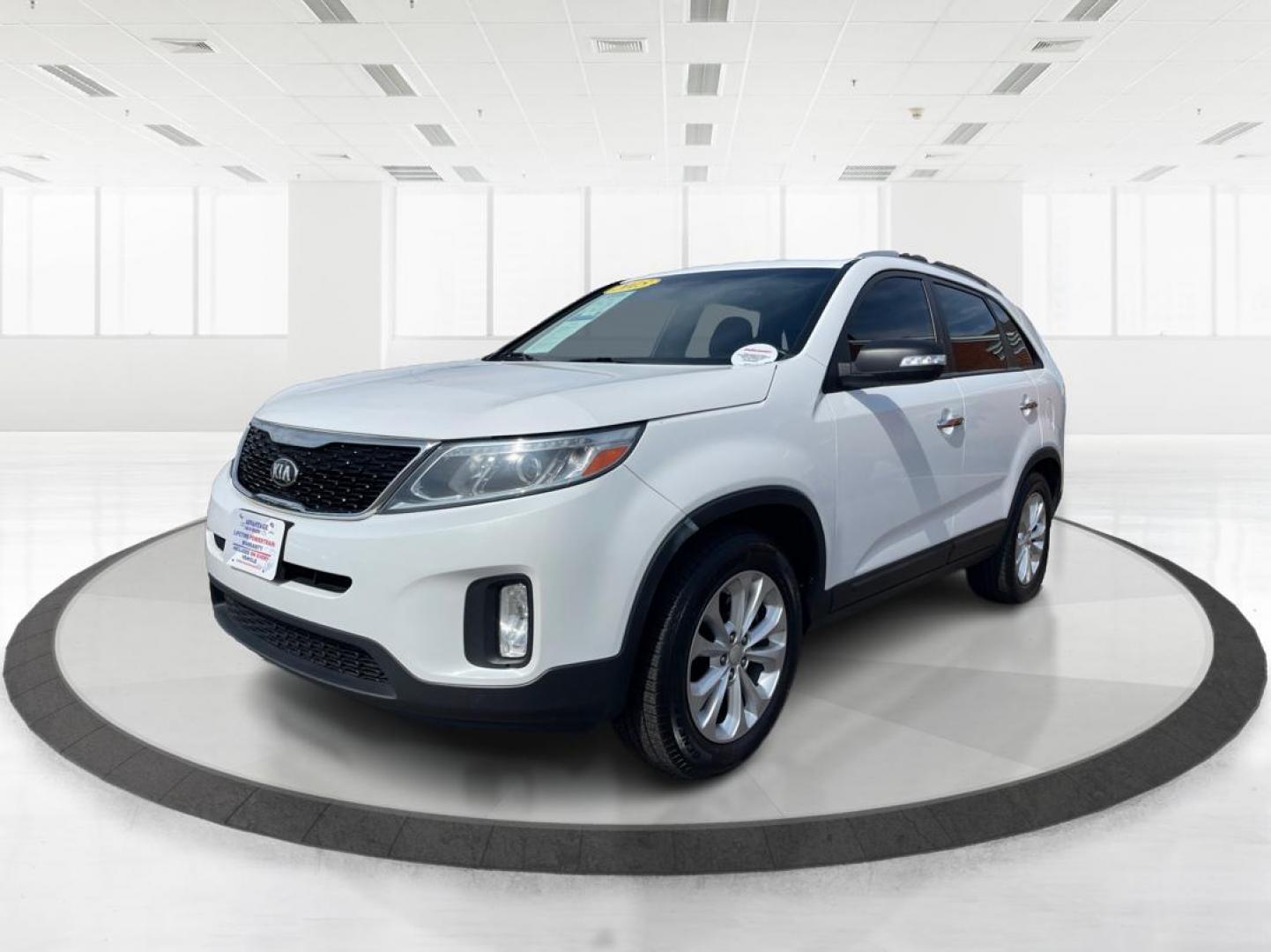 2015 Kia Sorento EX V6 (5XYKU4A74FG) with an Lambda II 3.3L V-6 gasoline direct injection engine, located at 8750 N County Rd 25A, Piqua, OH, 45356, (937) 908-9800, 40.164391, -84.232513 - Photo#7