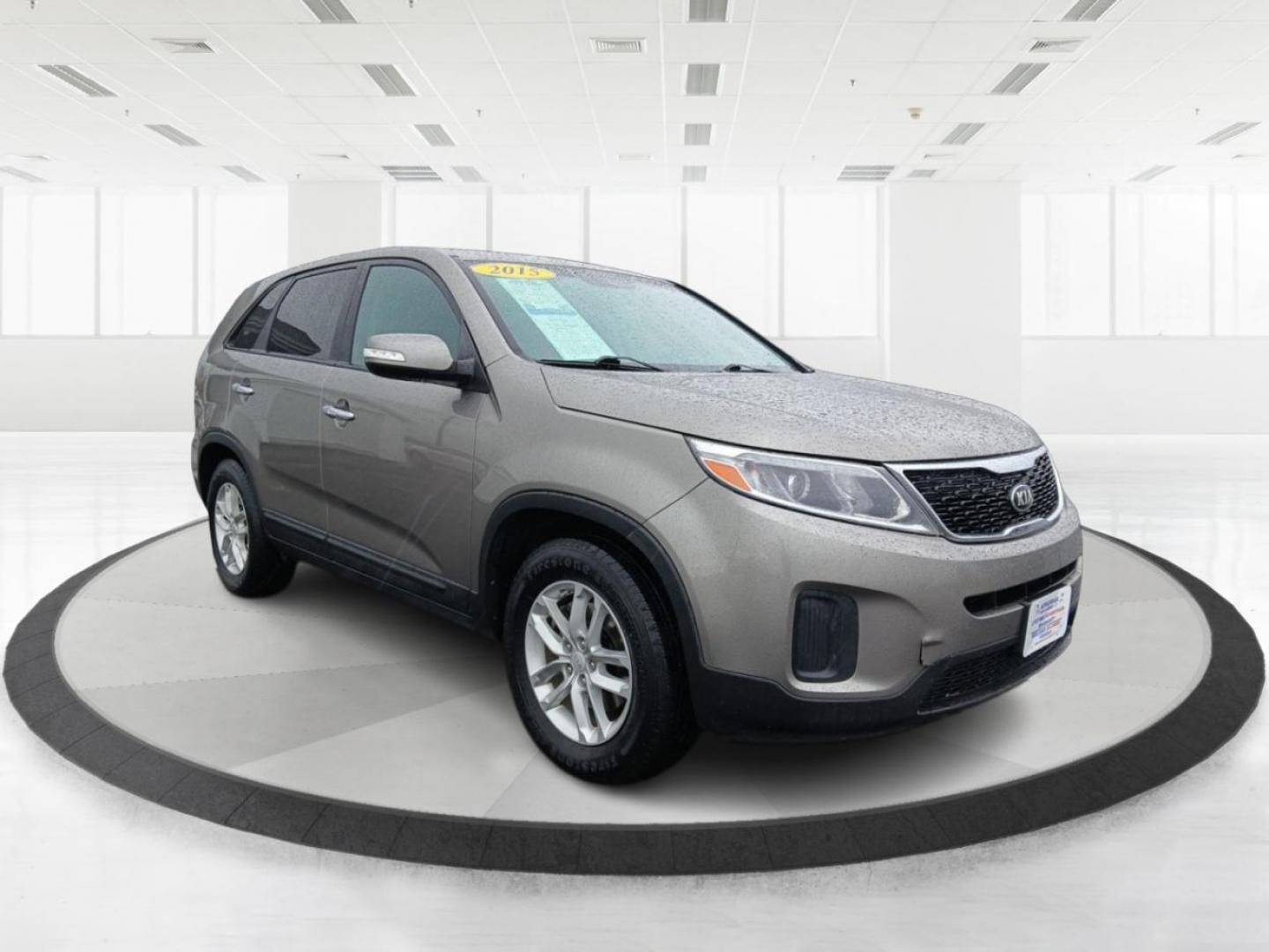 2015 Kia Sorento LX 2WD (5XYKT3A61FG) with an 2.4L L4 DOHC 16V engine, 6-Speed Automatic transmission, located at 4508 South Dixie Dr, Moraine, OH, 45439, (937) 908-9800, 39.689976, -84.218452 - Photo#0