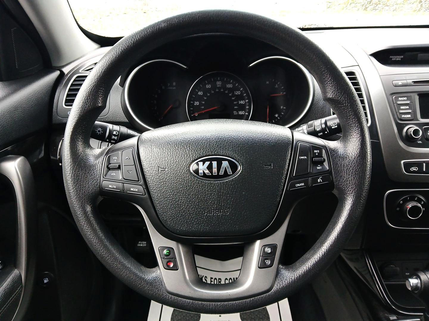 2015 Kia Sorento LX 2WD (5XYKT3A61FG) with an 2.4L L4 DOHC 16V engine, 6-Speed Automatic transmission, located at 4508 South Dixie Dr, Moraine, OH, 45439, (937) 908-9800, 39.689976, -84.218452 - Photo#15