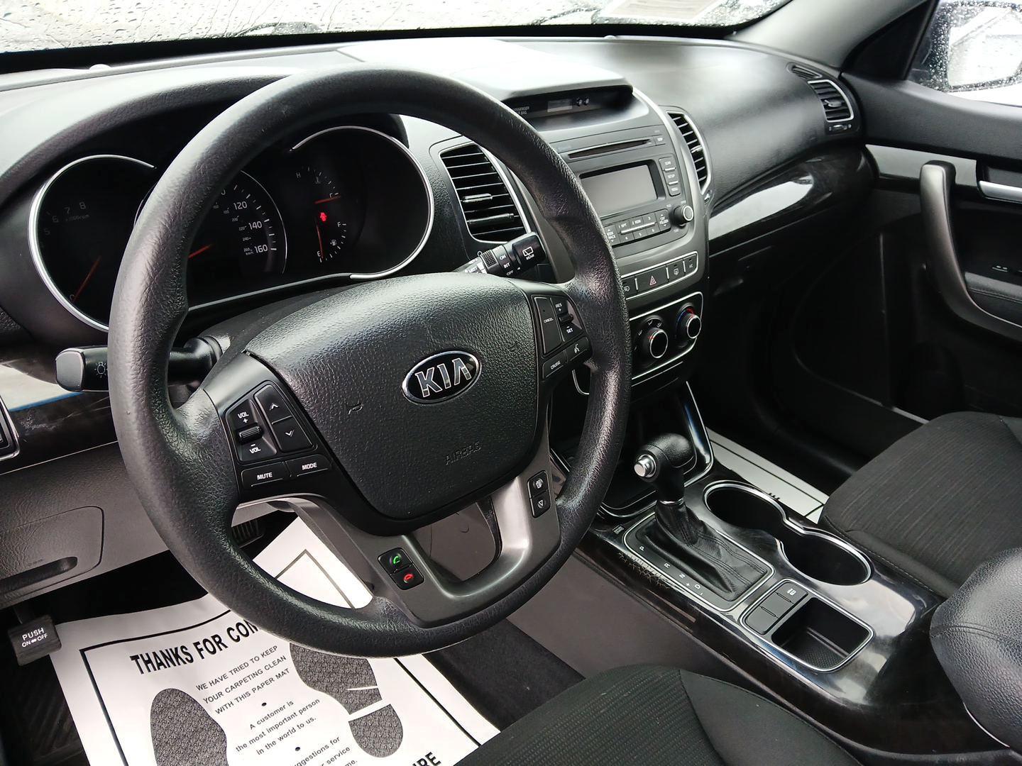 2015 Kia Sorento LX 2WD (5XYKT3A61FG) with an 2.4L L4 DOHC 16V engine, 6-Speed Automatic transmission, located at 4508 South Dixie Dr, Moraine, OH, 45439, (937) 908-9800, 39.689976, -84.218452 - Photo#8