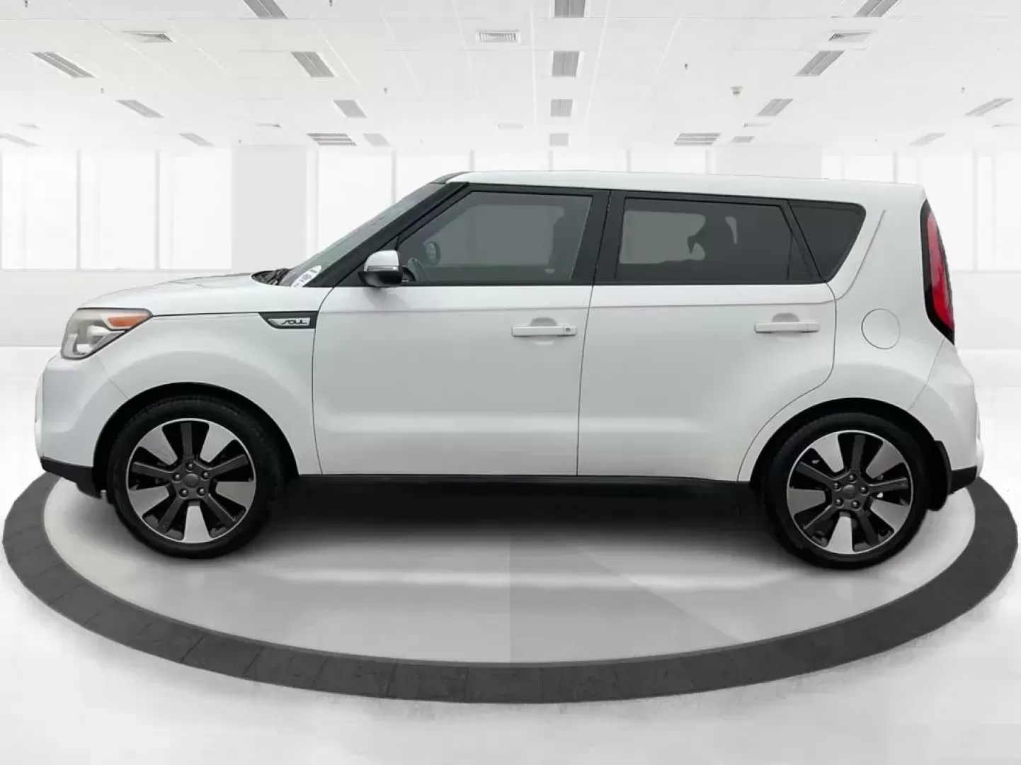 2015 Kia Soul ! (KNDJX3A56F7) with an Other engine, located at 8750 N County Rd 25A, Piqua, OH, 45356, (937) 908-9800, 40.164391, -84.232513 - Photo#6