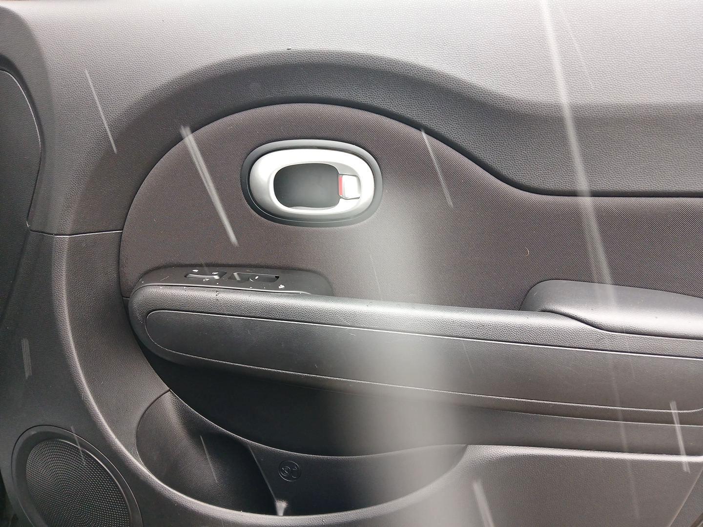 2015 Kia Soul Base (KNDJN2A26F7) with an 1.6L L4 DOHC 16V engine, located at 1184 Kauffman Ave, Fairborn, OH, 45324, (937) 908-9800, 39.807072, -84.030914 - Photo#18