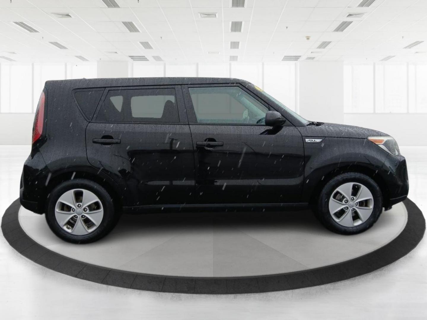 2015 Kia Soul Base (KNDJN2A26F7) with an 1.6L L4 DOHC 16V engine, located at 1184 Kauffman Ave, Fairborn, OH, 45324, (937) 908-9800, 39.807072, -84.030914 - Photo#1