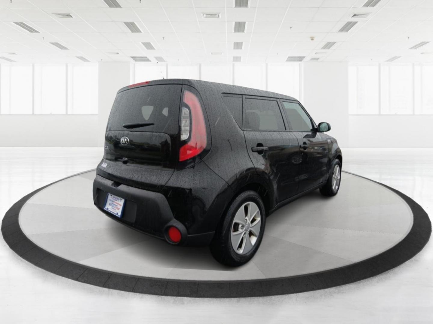 2015 Kia Soul Base (KNDJN2A26F7) with an 1.6L L4 DOHC 16V engine, located at 1184 Kauffman Ave, Fairborn, OH, 45324, (937) 908-9800, 39.807072, -84.030914 - Photo#2