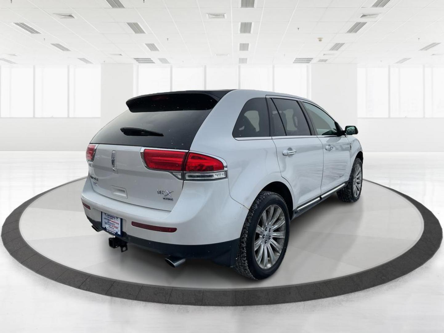 2015 Lincoln MKX Base AWD (2LMDJ8JK7FB) with an Other engine, located at 401 Woodman Dr, Riverside, OH, 45431, (937) 908-9800, 39.760899, -84.123421 - Photo#2