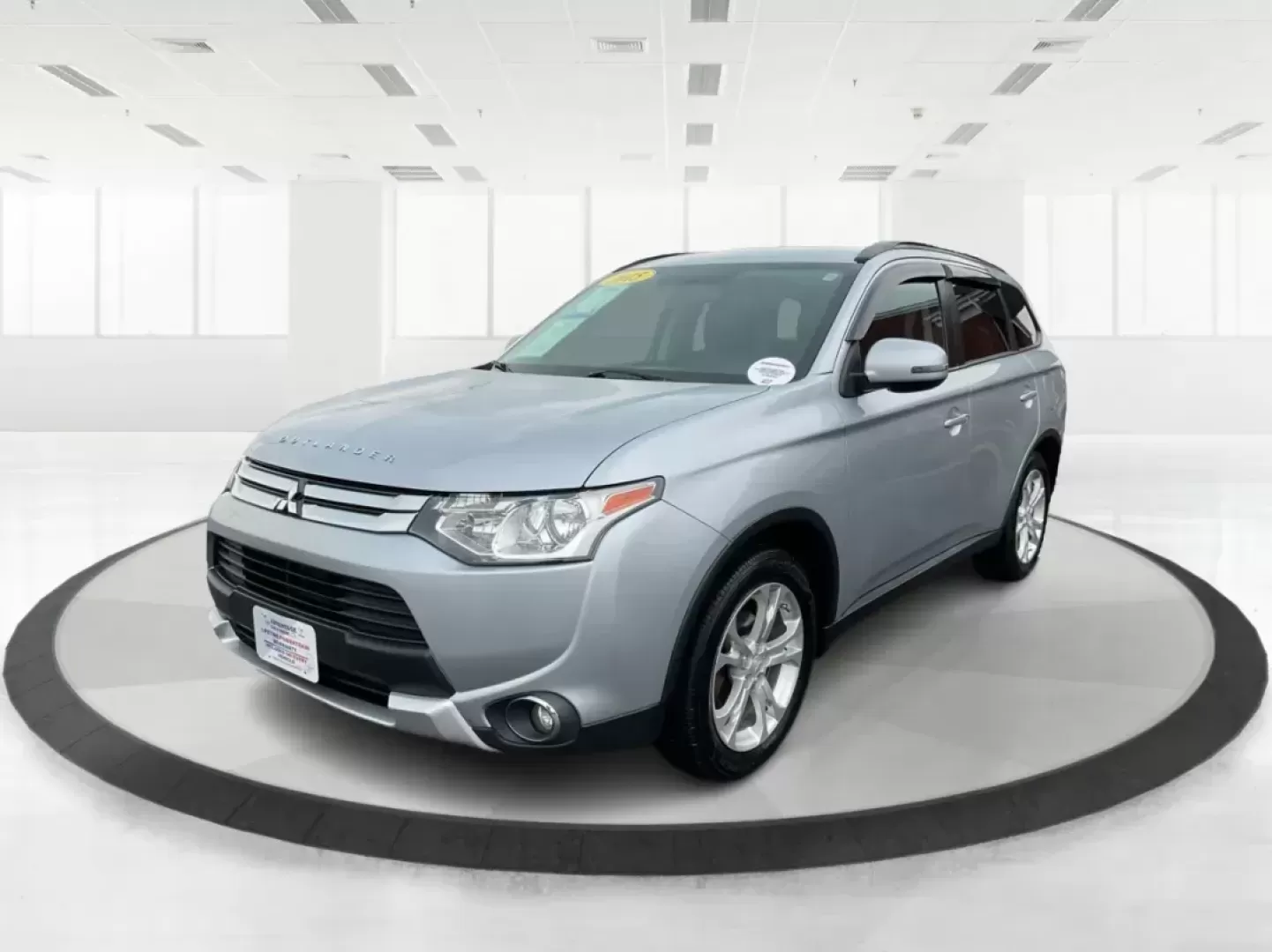 2015 Mitsubishi Outlander SE (JA4AZ3A31FZ) with an 2.4L I-4 variable valve control engine, located at 1230 East Main St, Xenia, OH, 45385, (937) 908-9800, 39.688026, -83.910172 - Photo#7