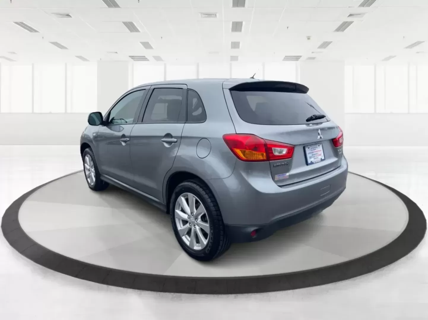 2015 Mitsubishi Outlander Sport ES (4A4AP3AUXFE) with an 2L I-4 DOHC engine, located at 4508 South Dixie Dr, Moraine, OH, 45439, (937) 908-9800, 39.689976, -84.218452 - Photo#4