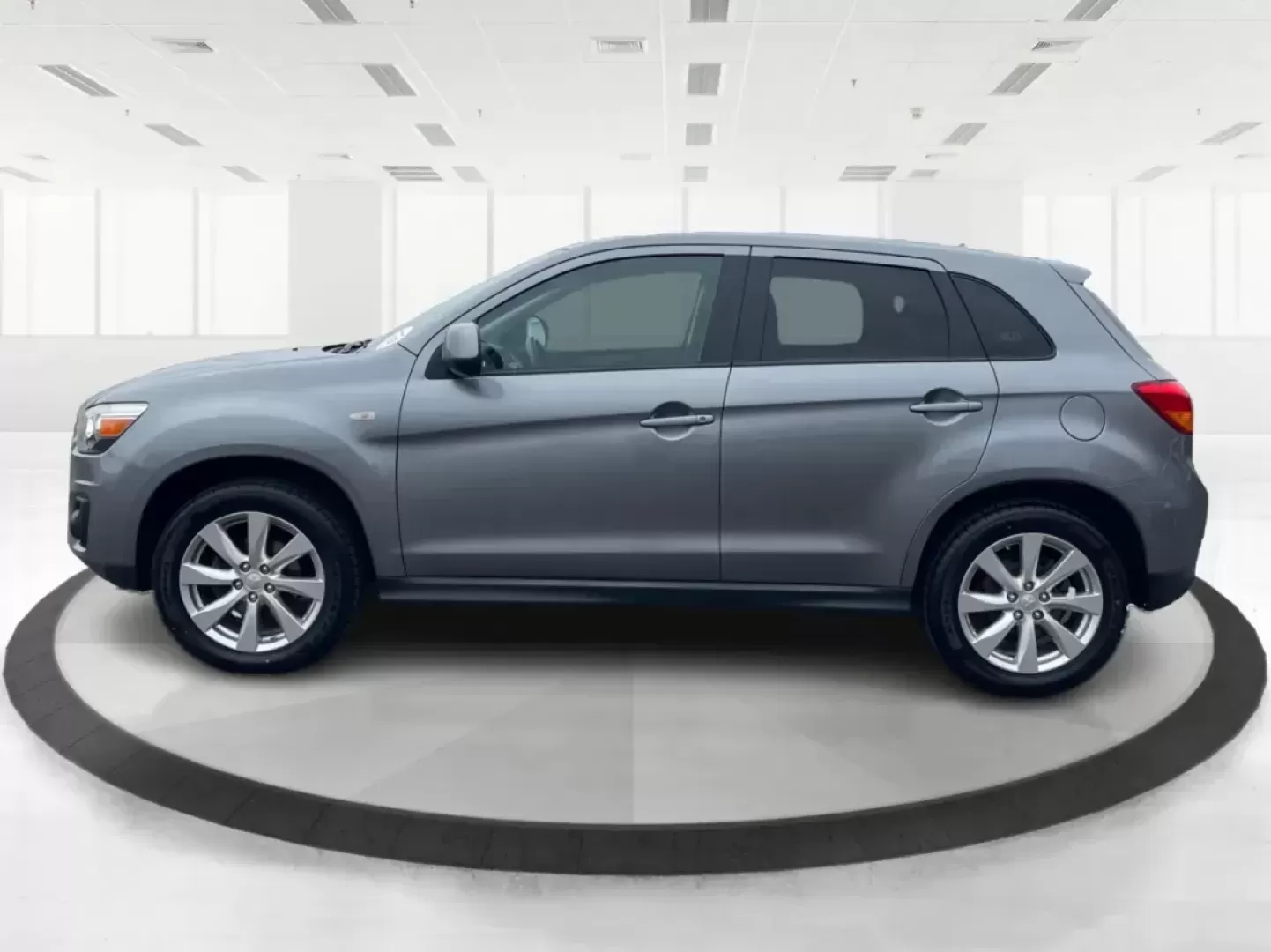 2015 Mitsubishi Outlander Sport ES (4A4AP3AUXFE) with an 2L I-4 DOHC engine, located at 4508 South Dixie Dr, Moraine, OH, 45439, (937) 908-9800, 39.689976, -84.218452 - Photo#5