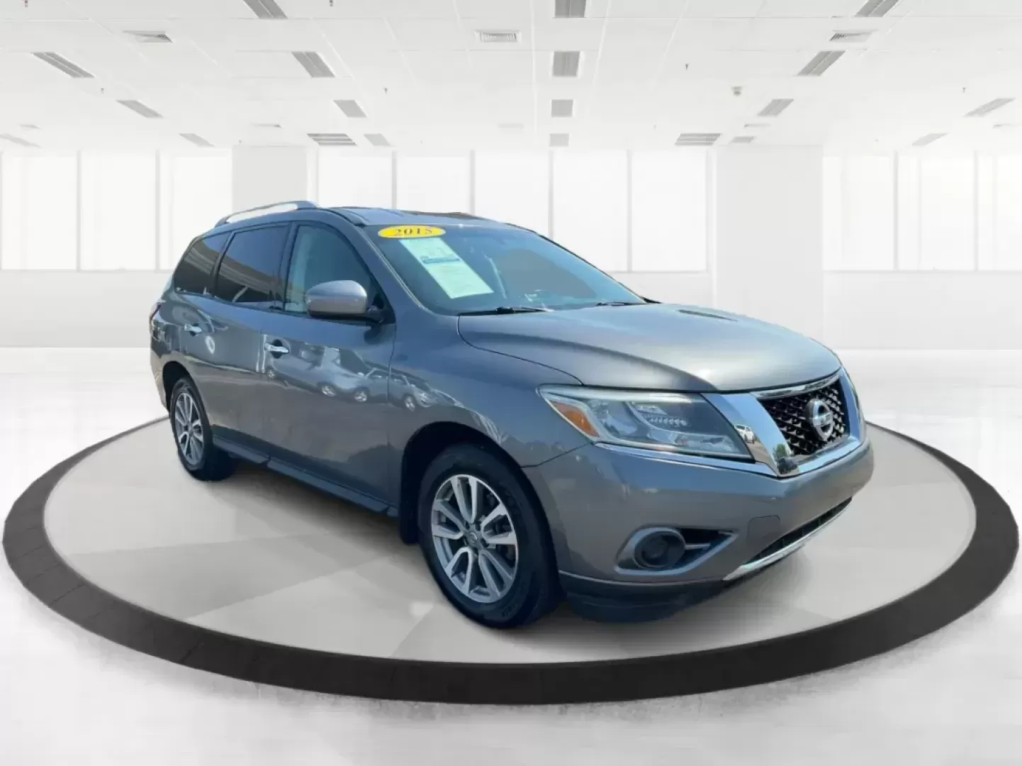 2015 Nissan Pathfinder S (5N1AR2MMXFC) with an 3.5L V-6 DOHC engine, located at 1184 Kauffman Ave, Fairborn, OH, 45324, (937) 908-9800, 39.807072, -84.030914 - Photo#0