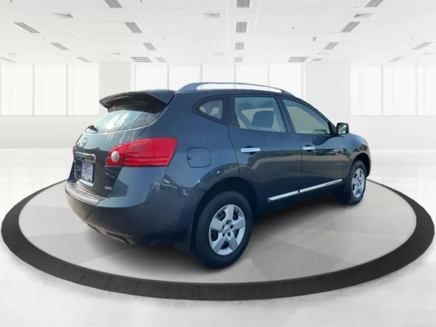 2015 Nissan Rogue S (JN8AS5MV3FW) with an 2.5L I-4 DOHC engine, located at 1099 N County Rd 25A , Troy, OH, 45373, (937) 908-9800, 40.057079, -84.212883 - Photo#2