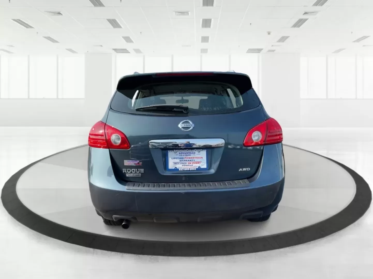 2015 Nissan Rogue S (JN8AS5MV3FW) with an 2.5L I-4 DOHC engine, located at 1099 N County Rd 25A , Troy, OH, 45373, (937) 908-9800, 40.057079, -84.212883 - Photo#3
