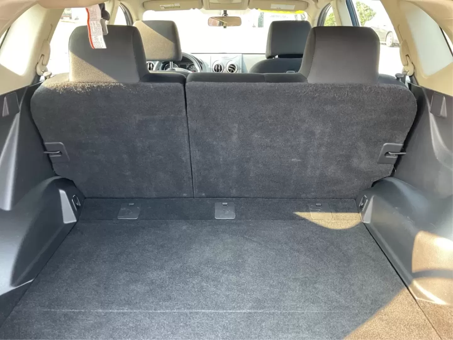 2015 Nissan Rogue S (JN8AS5MV3FW) with an 2.5L I-4 DOHC engine, located at 1099 N County Rd 25A , Troy, OH, 45373, (937) 908-9800, 40.057079, -84.212883 - Photo#12