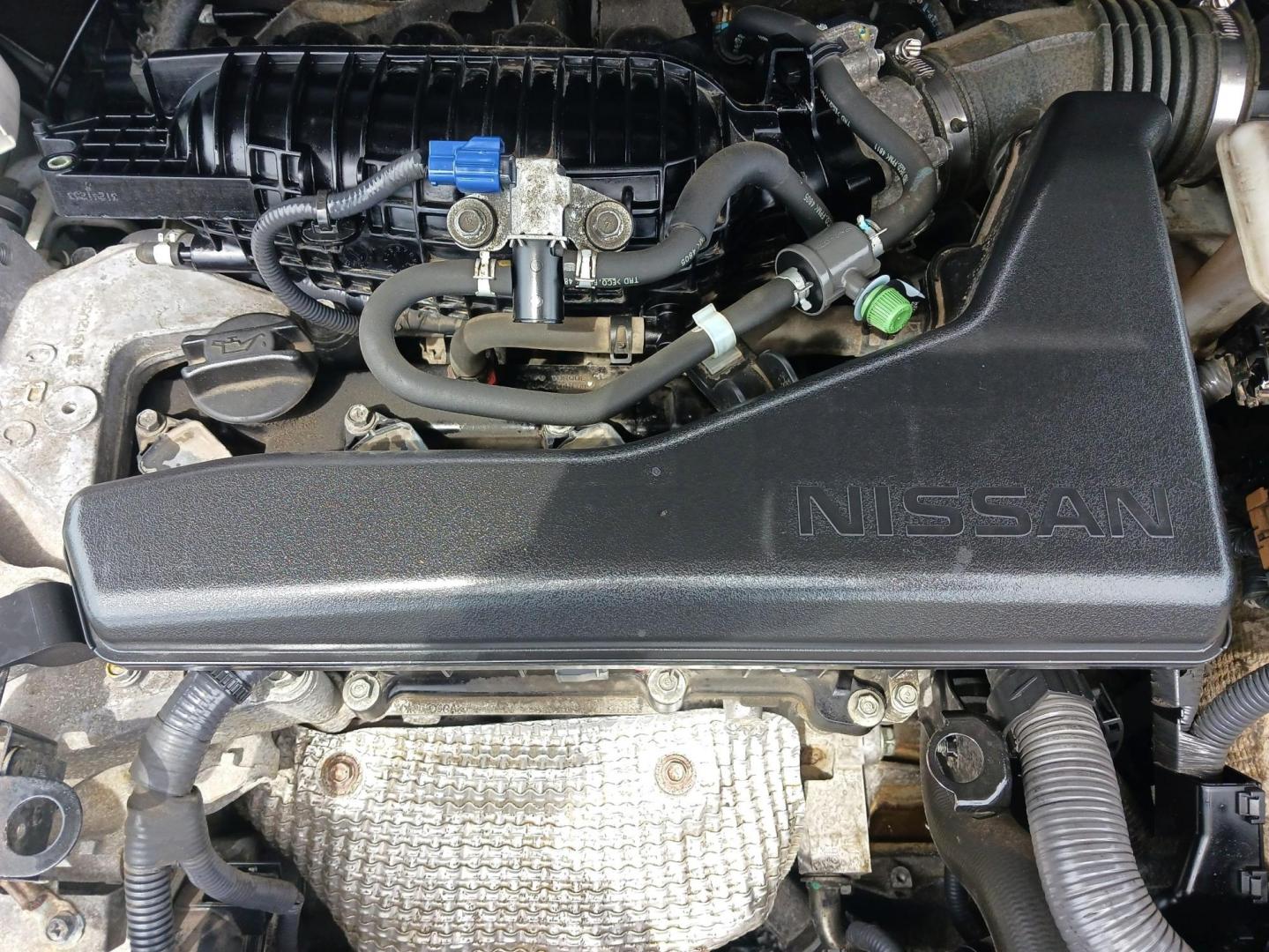 2015 Nissan Rogue SV AWD (5N1AT2MK1FC) with an 2.5L L4 DOHC 16V engine, Continuously Variable Transmission transmission, located at 1099 N County Rd 25A , Troy, OH, 45373, (937) 908-9800, 40.057079, -84.212883 - Photo#10