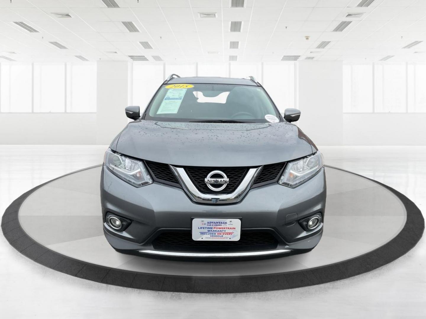 2015 Nissan Rogue SL (5N1AT2MV4FC) with an 2.5L I-4 DOHC engine, located at 880 E. National Road, Vandalia, OH, 45377, (937) 908-9800, 39.891918, -84.183594 - Photo#5
