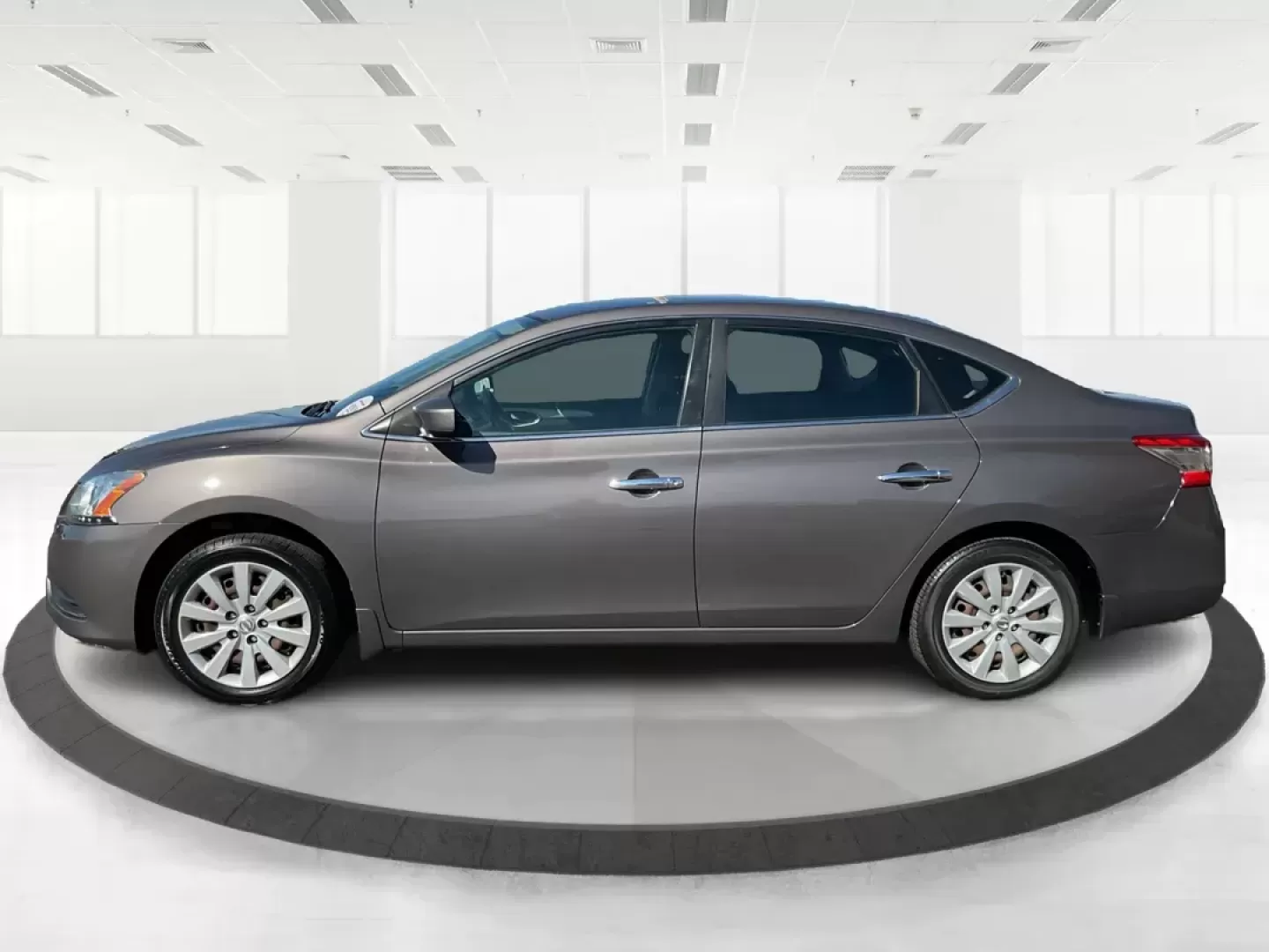 2015 Nissan Sentra SV (3N1AB7AP2FY) with an 1.8L I-4 DOHC engine, located at 880 E. National Road, Vandalia, OH, 45377, (937) 908-9800, 39.891918, -84.183594 - Photo#5