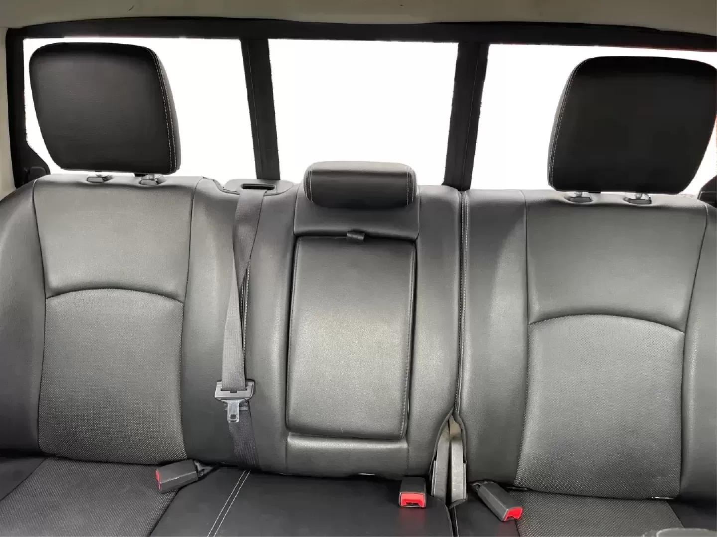 2015 Ram 1500 Laramie Crew Cab SWB 4WD (1C6RR7NT7FS) with an 5.7L V8 OHV 16V engine, 8-Speed Automatic transmission, located at 1230 East Main St, Xenia, OH, 45385, (937) 908-9800, 39.688026, -83.910172 - Photo#14