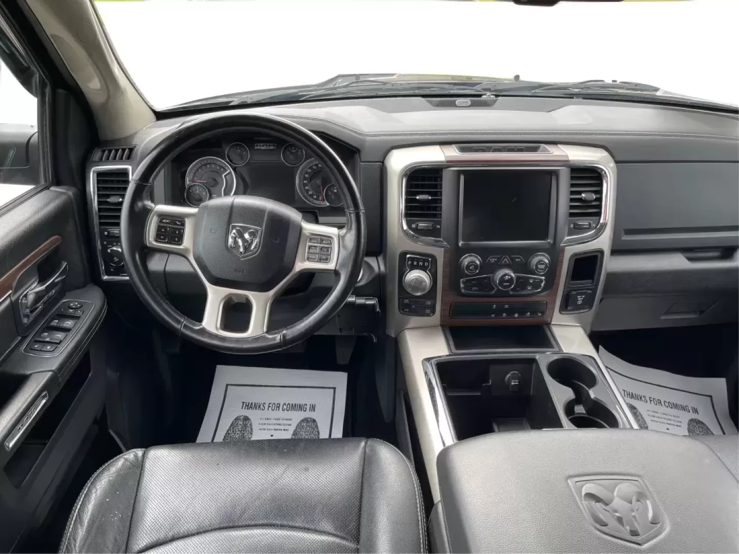 2015 Ram 1500 Laramie Crew Cab SWB 4WD (1C6RR7NT7FS) with an 5.7L V8 OHV 16V engine, 8-Speed Automatic transmission, located at 1230 East Main St, Xenia, OH, 45385, (937) 908-9800, 39.688026, -83.910172 - Photo#21