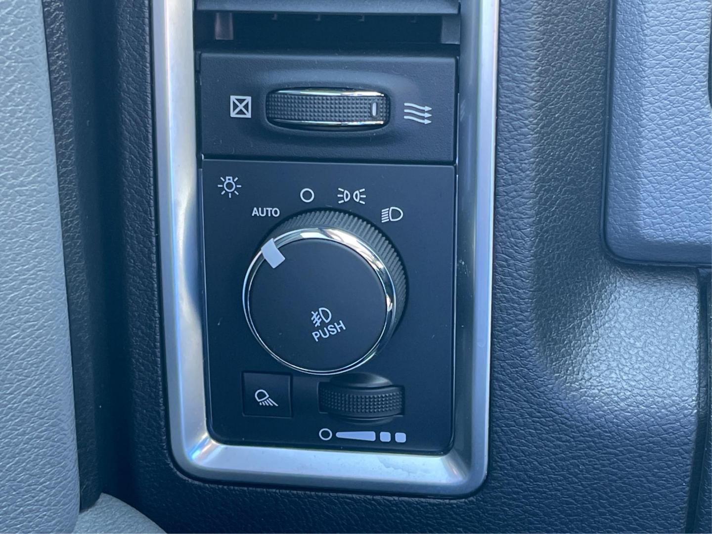 2015 Ram 1500 Big Horn (1C6RR7LT2FS) with an 3.6L V-6 DOHC engine, located at 1184 Kauffman Ave, Fairborn, OH, 45324, (937) 908-9800, 39.807072, -84.030914 - Photo#16