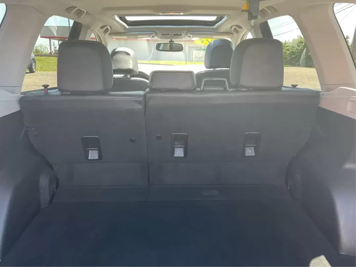 2015 Subaru Forester 2.5i Limited (JF2SJAHC5FH) with an 2.5L H-4 DOHC engine, located at 1184 Kauffman Ave, Fairborn, OH, 45324, (937) 908-9800, 39.807072, -84.030914 - Photo#12