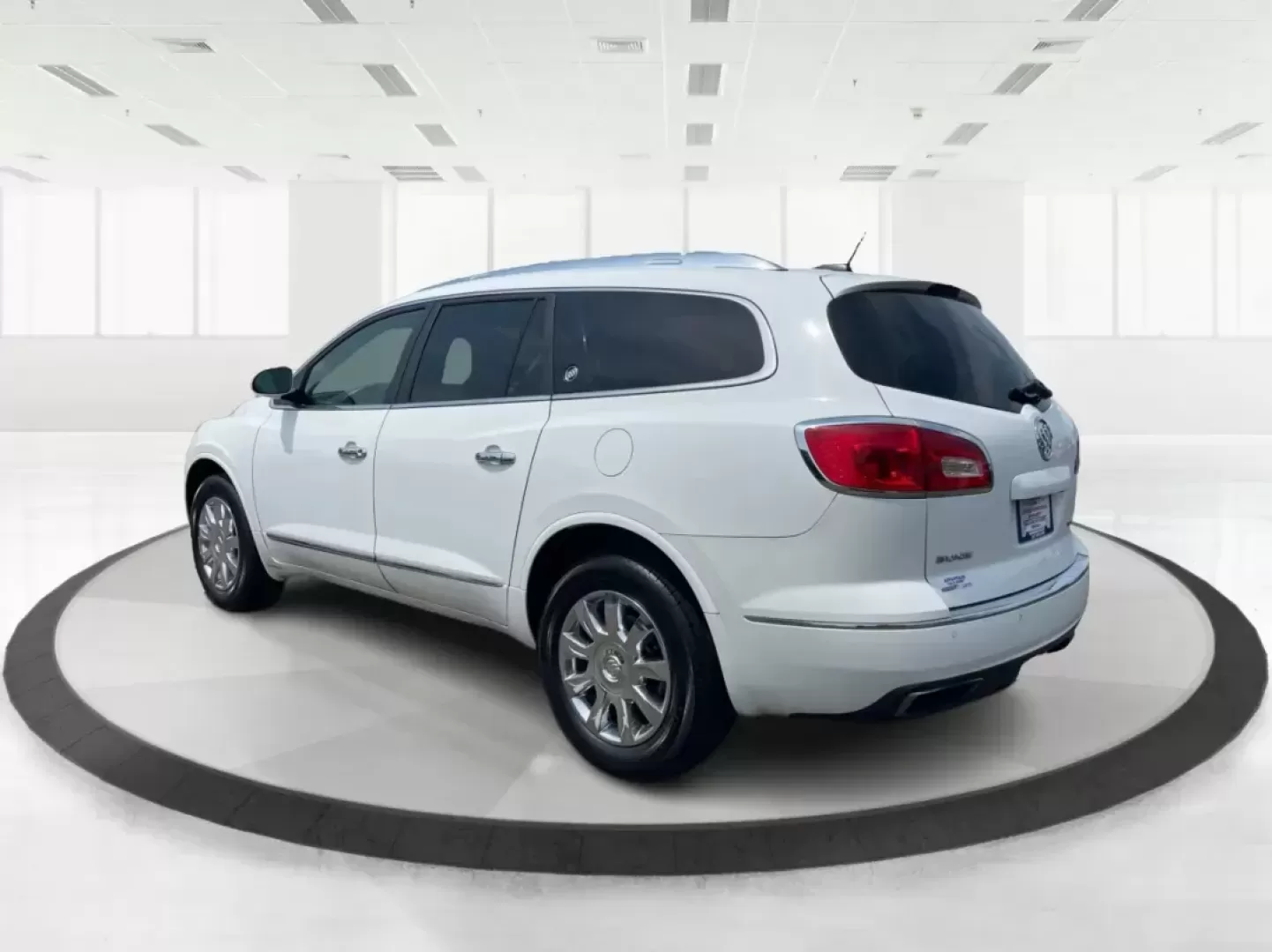 2016 Buick Enclave Leather (5GAKRBKD2GJ) with an 3.6L V-6 gasoline direct injection engine, located at 8750 N County Rd 25A, Piqua, OH, 45356, (937) 908-9800, 40.164391, -84.232513 - Photo#4