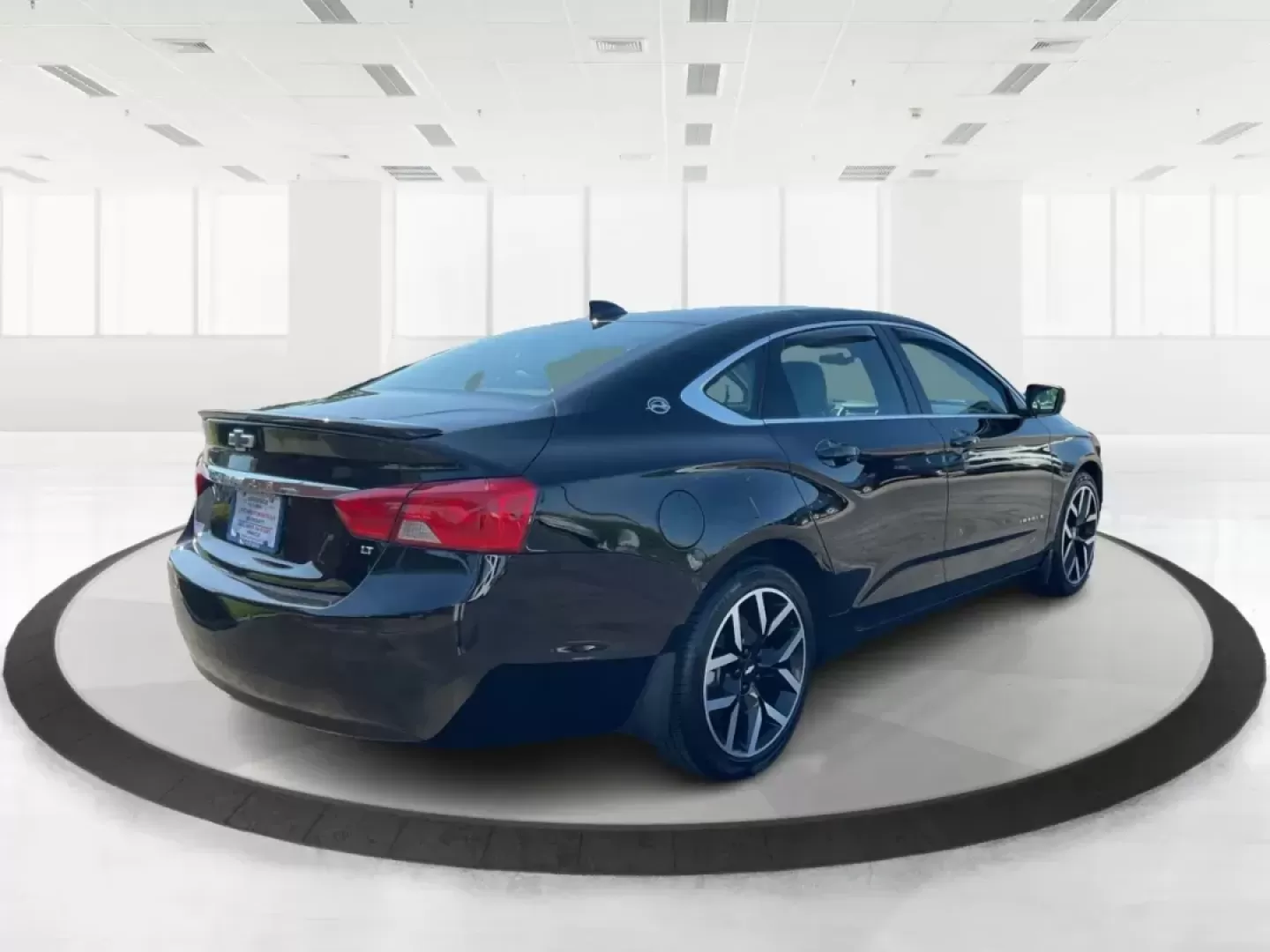 2016 Chevrolet Impala LT (2G1115S37G9) with an 3.6L V-6 gasoline direct injection engine, located at 880 E. National Road, Vandalia, OH, 45377, (937) 908-9800, 39.891918, -84.183594 - Photo#2