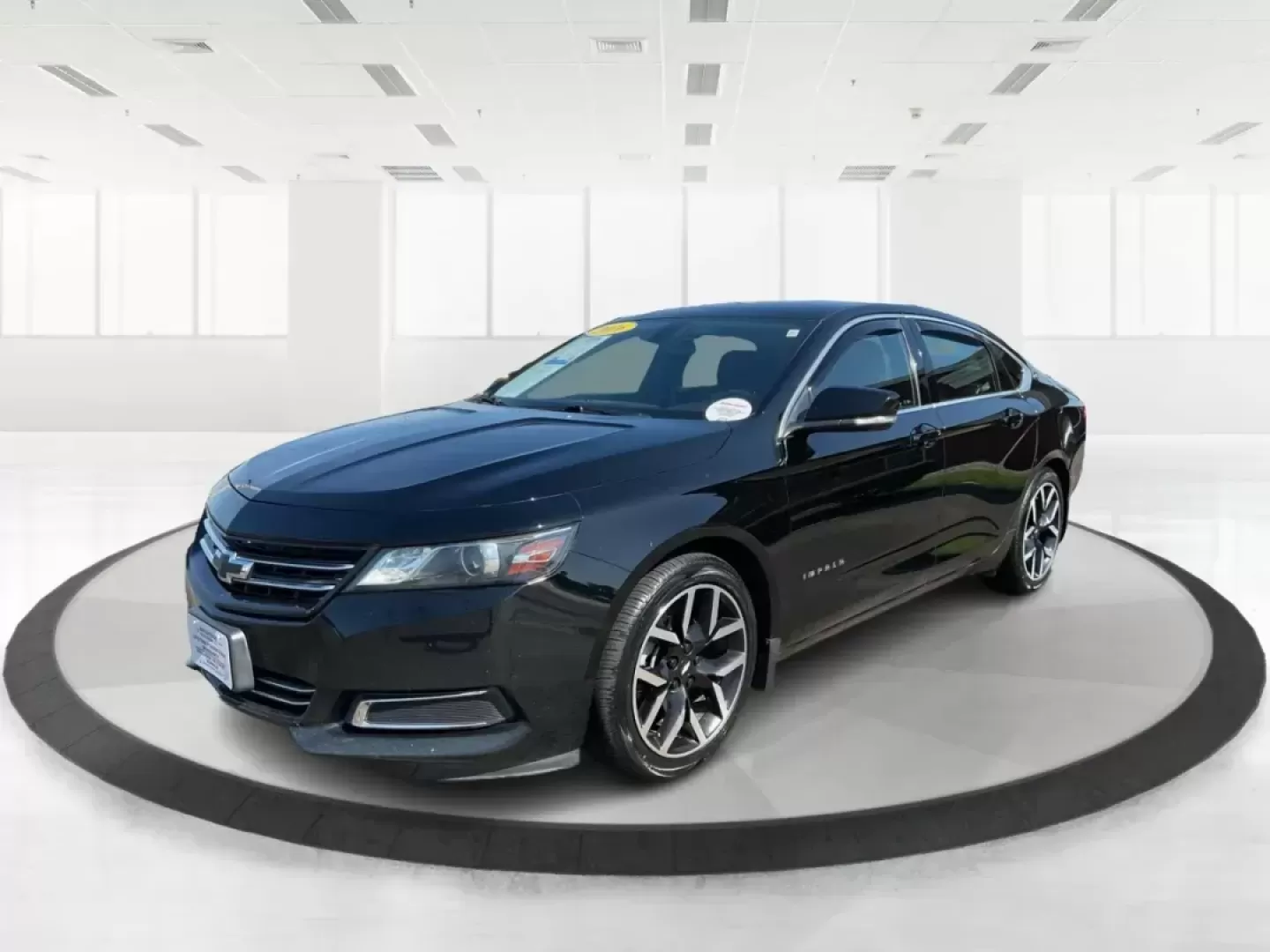 2016 Chevrolet Impala LT (2G1115S37G9) with an 3.6L V-6 gasoline direct injection engine, located at 880 E. National Road, Vandalia, OH, 45377, (937) 908-9800, 39.891918, -84.183594 - Photo#7
