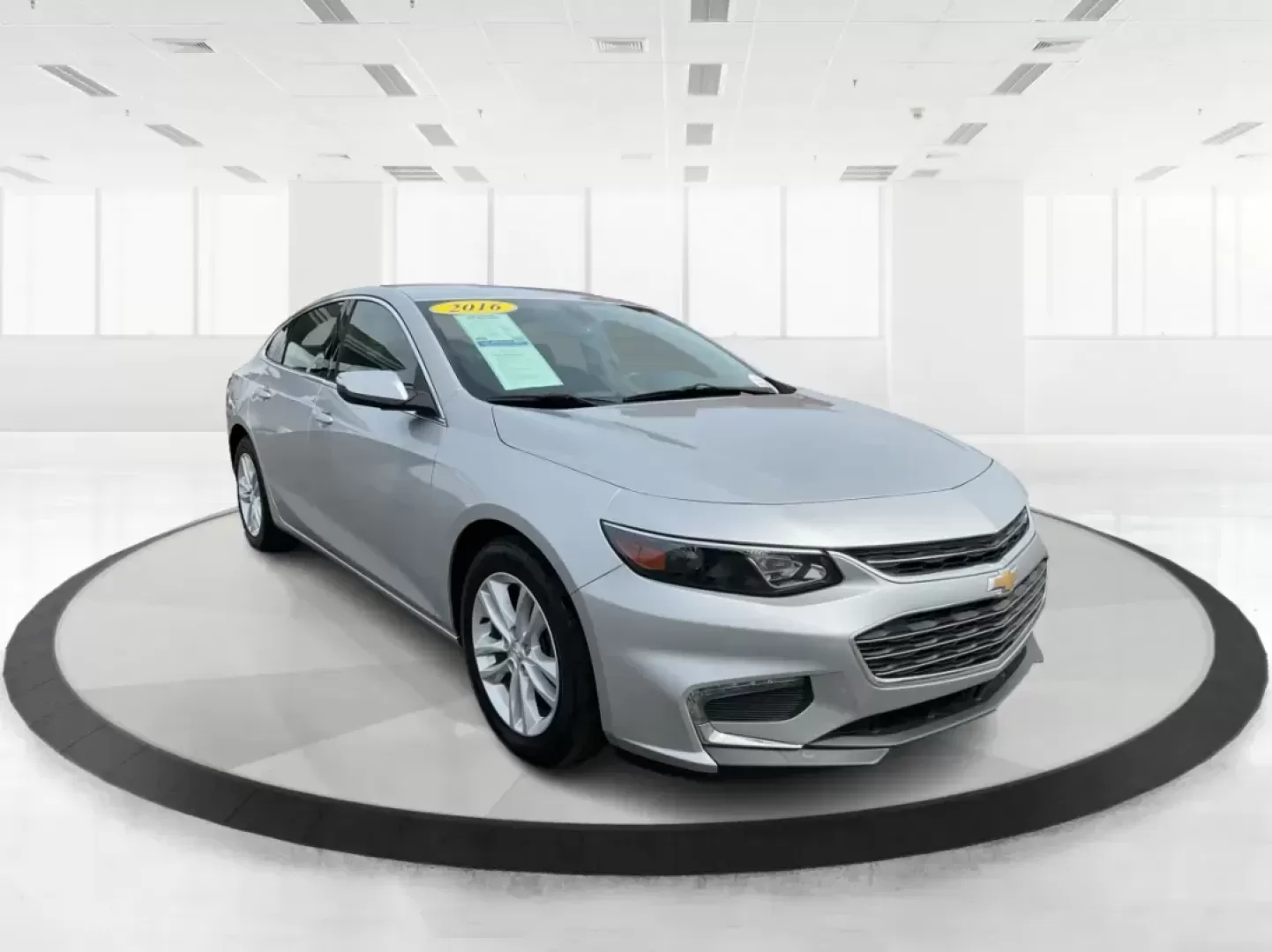 2016 Chevrolet Malibu 1LT (1G1ZE5ST4GF) with an ECOTEC 1.5L I-4 gasoline direct injection engine, located at 1184 Kauffman Ave, Fairborn, OH, 45324, (937) 908-9800, 39.807072, -84.030914 - Photo#0