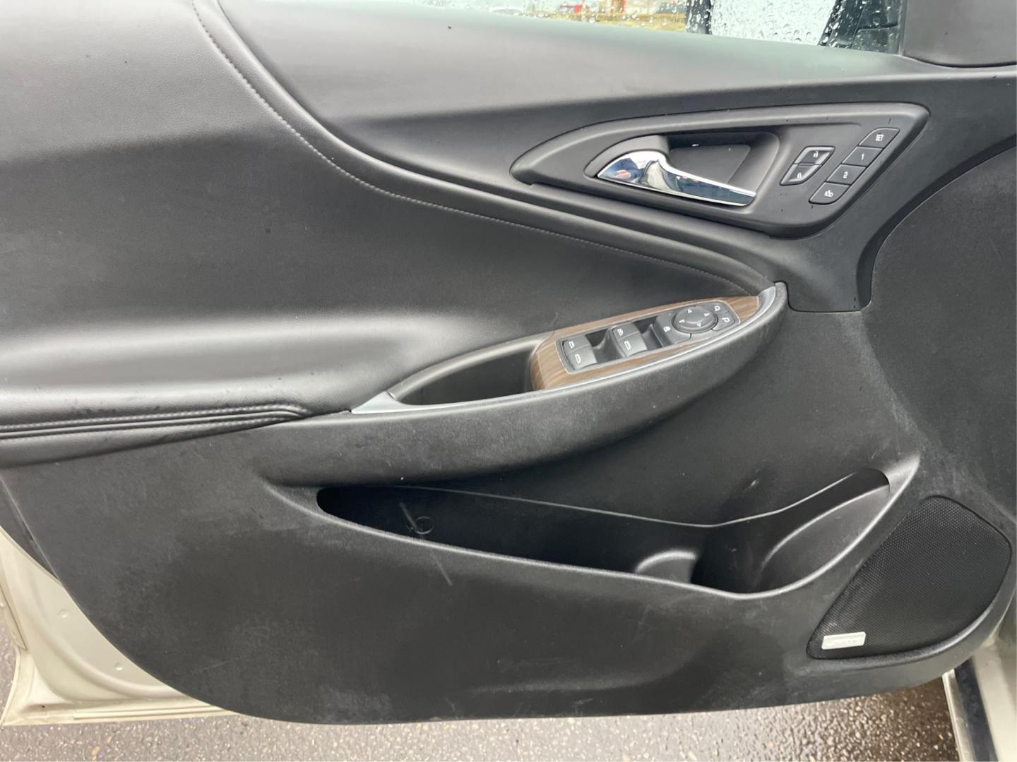 2016 Chevrolet Malibu Premier (1G1ZH5SX9GF) with an Other engine, located at 1230 East Main St, Xenia, OH, 45385, (937) 908-9800, 39.688026, -83.910172 - Photo#19
