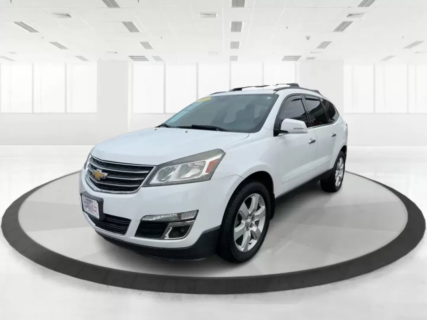 2016 Chevrolet Traverse 1LT (1GNKVGKD8GJ) with an 3.6L V-6 gasoline direct injection engine, located at 1230 East Main St, Xenia, OH, 45385, (937) 908-9800, 39.688026, -83.910172 - Photo#8