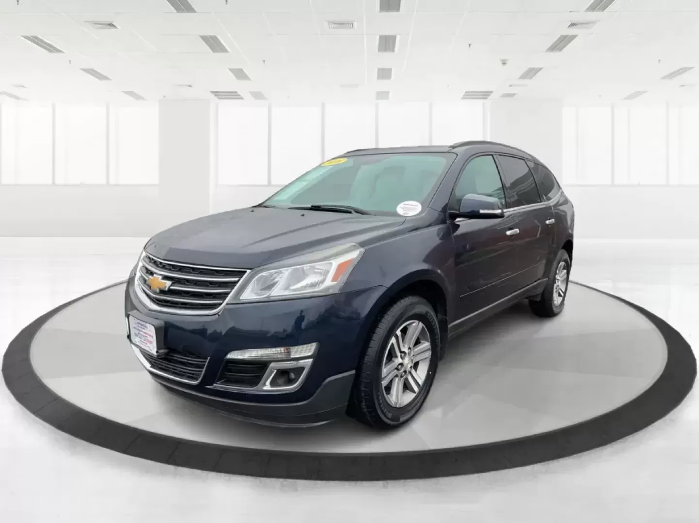 2016 Chevrolet Traverse 2LT (1GNKVHKD1GJ) with an 3.6L V-6 gasoline direct injection engine, located at 4508 South Dixie Dr, Moraine, OH, 45439, (937) 908-9800, 39.689976, -84.218452 - Photo#7