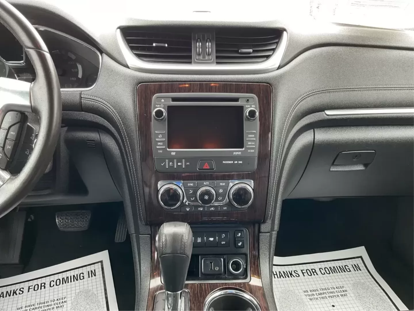 2016 Chevrolet Traverse 2LT (1GNKVHKD1GJ) with an 3.6L V-6 gasoline direct injection engine, located at 4508 South Dixie Dr, Moraine, OH, 45439, (937) 908-9800, 39.689976, -84.218452 - Photo#12