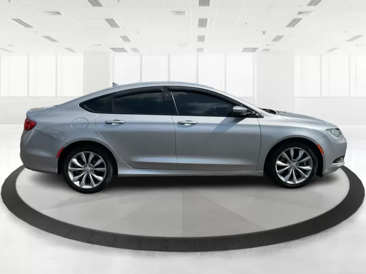 2016 Chrysler 200 S (1C3CCCDG8GN) with an Pentastar 3.6L V-6 DOHC engine, located at 401 Woodman Dr, Riverside, OH, 45431, (937) 908-9800, 39.760899, -84.123421 - Photo#1