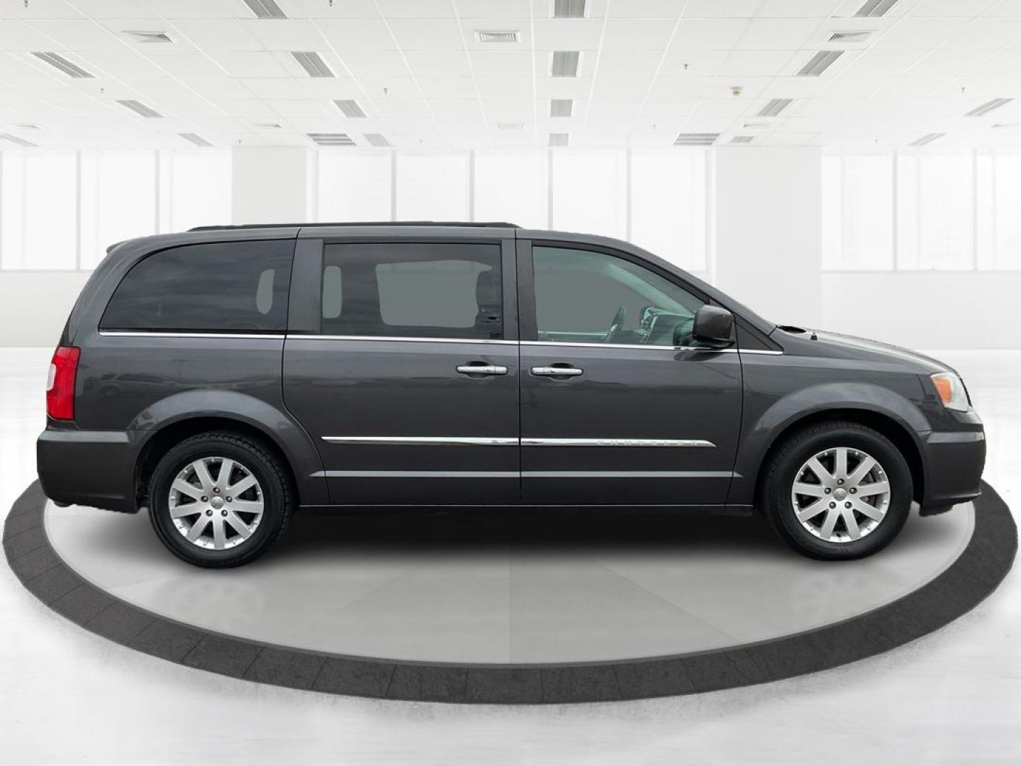 2016 Chrysler Town and Country Touring (2C4RC1BG4GR) with an 3.6L V6 DOHC 24V engine, 6-Speed Automatic transmission, located at 8750 N County Rd 25A, Piqua, OH, 45356, (937) 908-9800, 40.164391, -84.232513 - Photo#1