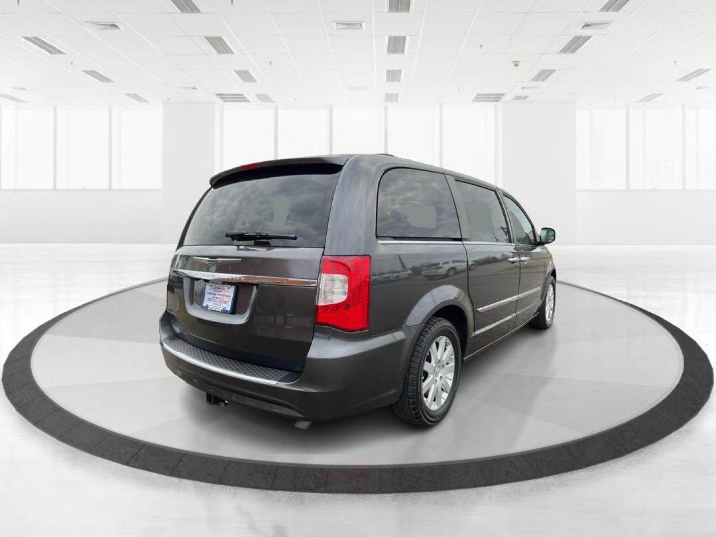 2016 Chrysler Town and Country Touring (2C4RC1BG4GR) with an 3.6L V6 DOHC 24V engine, 6-Speed Automatic transmission, located at 8750 N County Rd 25A, Piqua, OH, 45356, (937) 908-9800, 40.164391, -84.232513 - Photo#2