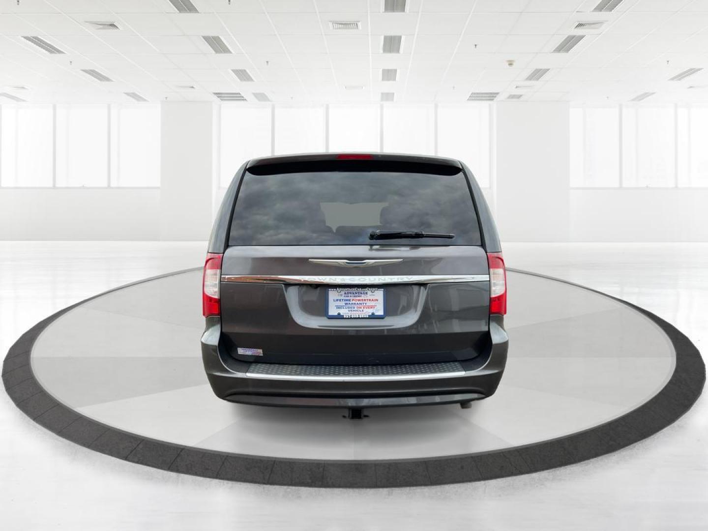 2016 Chrysler Town and Country Touring (2C4RC1BG4GR) with an 3.6L V6 DOHC 24V engine, 6-Speed Automatic transmission, located at 8750 N County Rd 25A, Piqua, OH, 45356, (937) 908-9800, 40.164391, -84.232513 - Photo#3