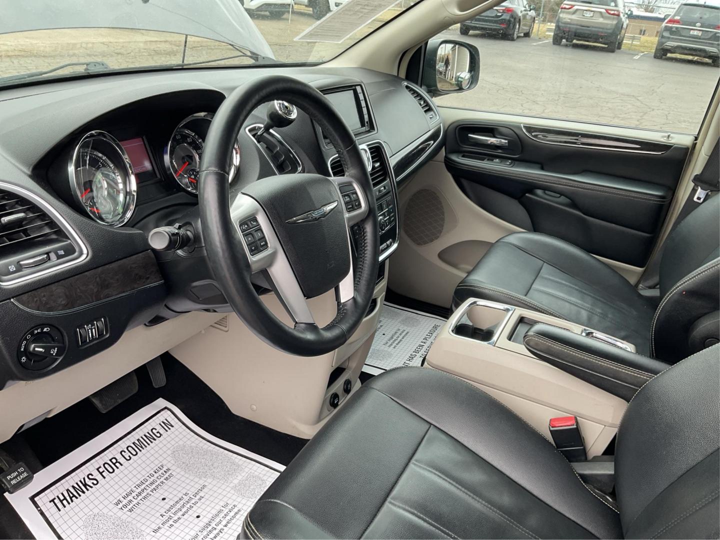 2016 Chrysler Town and Country Touring (2C4RC1BG4GR) with an 3.6L V6 DOHC 24V engine, 6-Speed Automatic transmission, located at 8750 N County Rd 25A, Piqua, OH, 45356, (937) 908-9800, 40.164391, -84.232513 - Photo#8