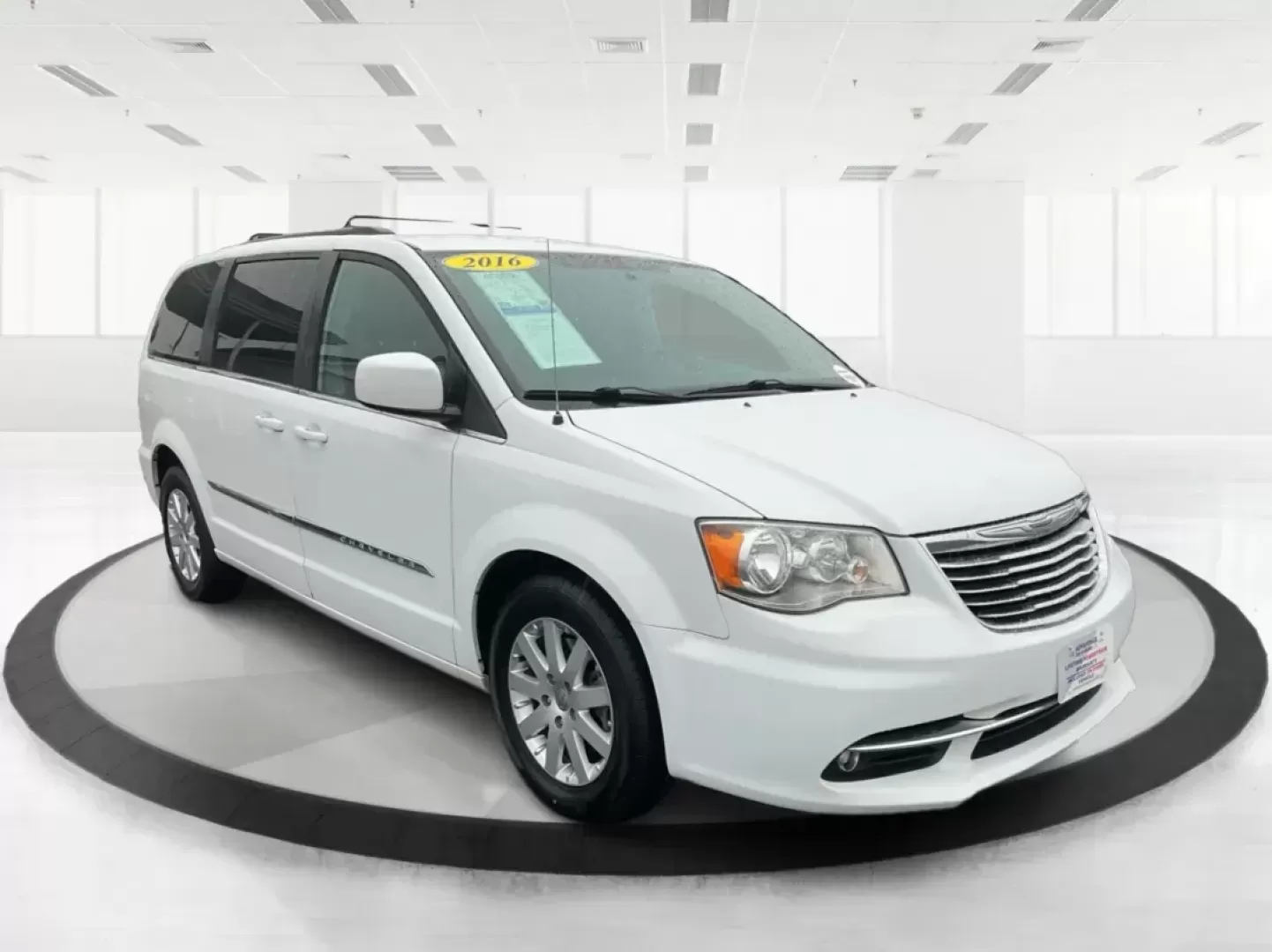 2016 Chrysler Town and Country Touring (2C4RC1BG6GR) with an Pentastar 3.6L V-6 DOHC engine, located at 1951 S Dayton Lakeview Rd., New Carlisle, OH, 45344, (937) 908-9800, 39.890999, -84.050255 - Photo#0