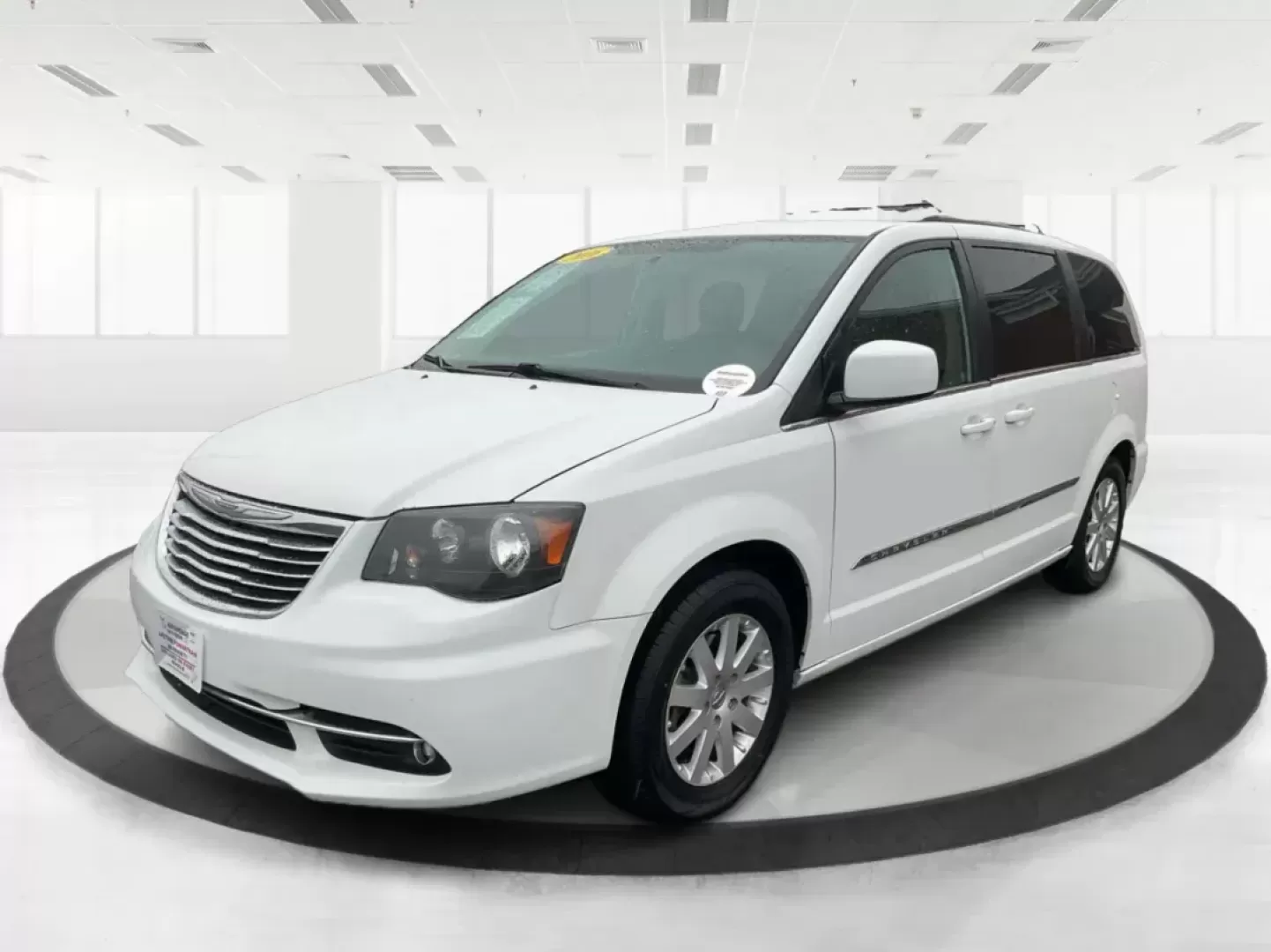 2016 Chrysler Town and Country Touring (2C4RC1BG6GR) with an Pentastar 3.6L V-6 DOHC engine, located at 1951 S Dayton Lakeview Rd., New Carlisle, OH, 45344, (937) 908-9800, 39.890999, -84.050255 - Photo#7
