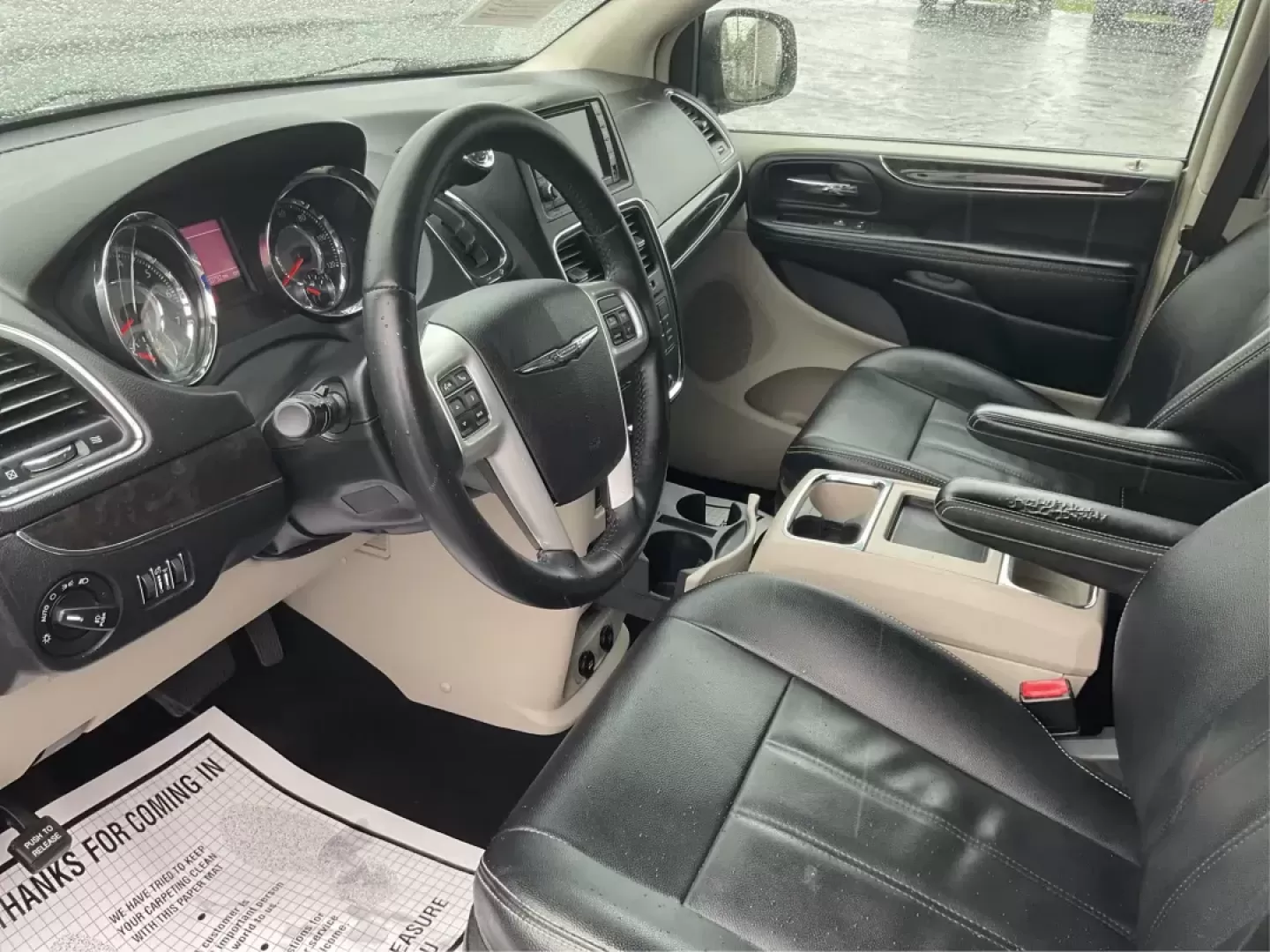 2016 Chrysler Town and Country Touring (2C4RC1BG6GR) with an Pentastar 3.6L V-6 DOHC engine, located at 1951 S Dayton Lakeview Rd., New Carlisle, OH, 45344, (937) 908-9800, 39.890999, -84.050255 - Photo#8