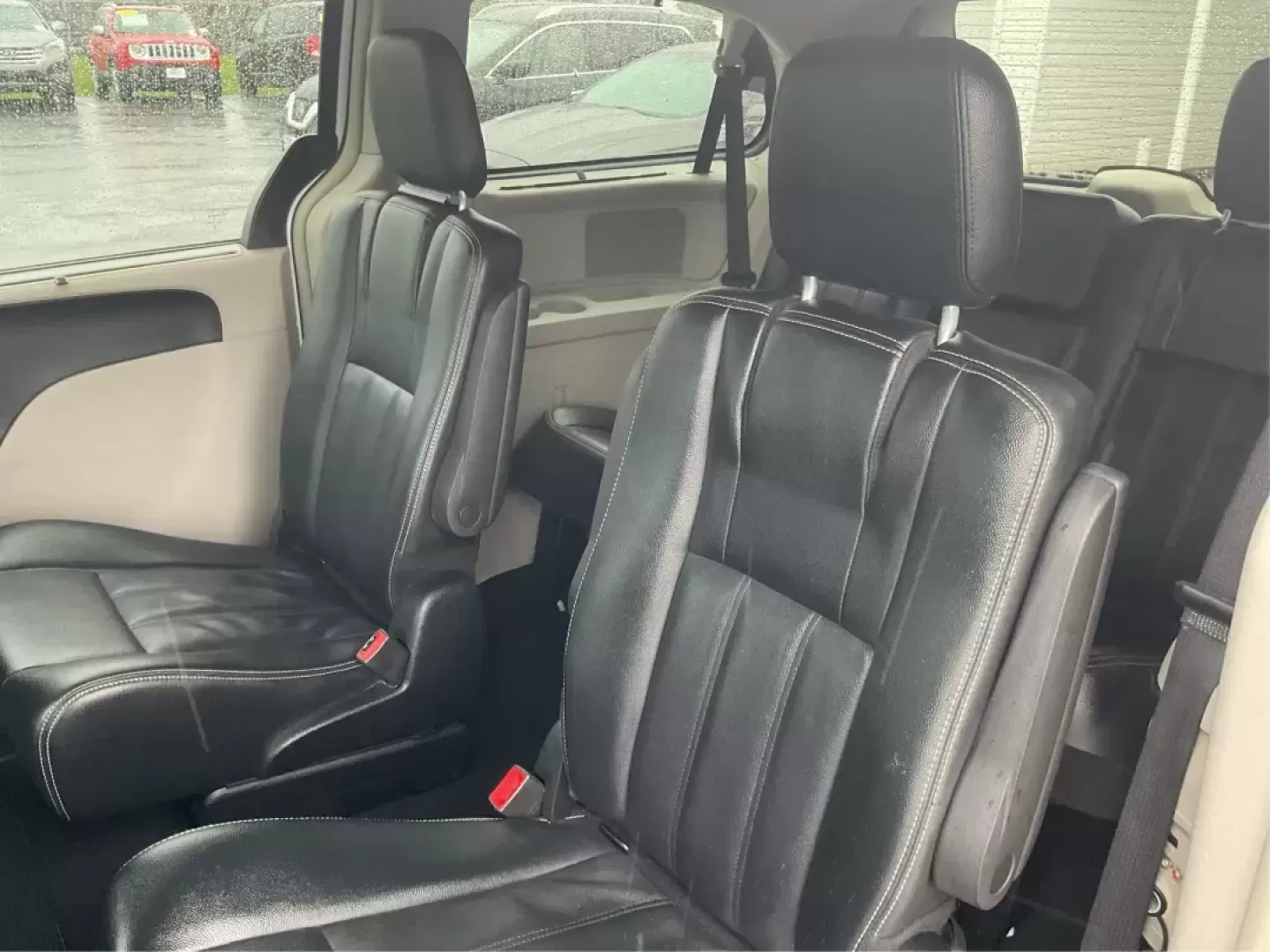 2016 Chrysler Town and Country Touring (2C4RC1BG6GR) with an Pentastar 3.6L V-6 DOHC engine, located at 1951 S Dayton Lakeview Rd., New Carlisle, OH, 45344, (937) 908-9800, 39.890999, -84.050255 - Photo#9