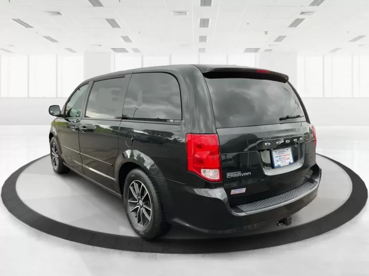 2016 Dodge Grand Caravan SXT (2C4RDGCG6GR) with an Pentastar 3.6L V-6 DOHC engine, located at 880 E. National Road, Vandalia, OH, 45377, (937) 908-9800, 39.891918, -84.183594 - Photo#4
