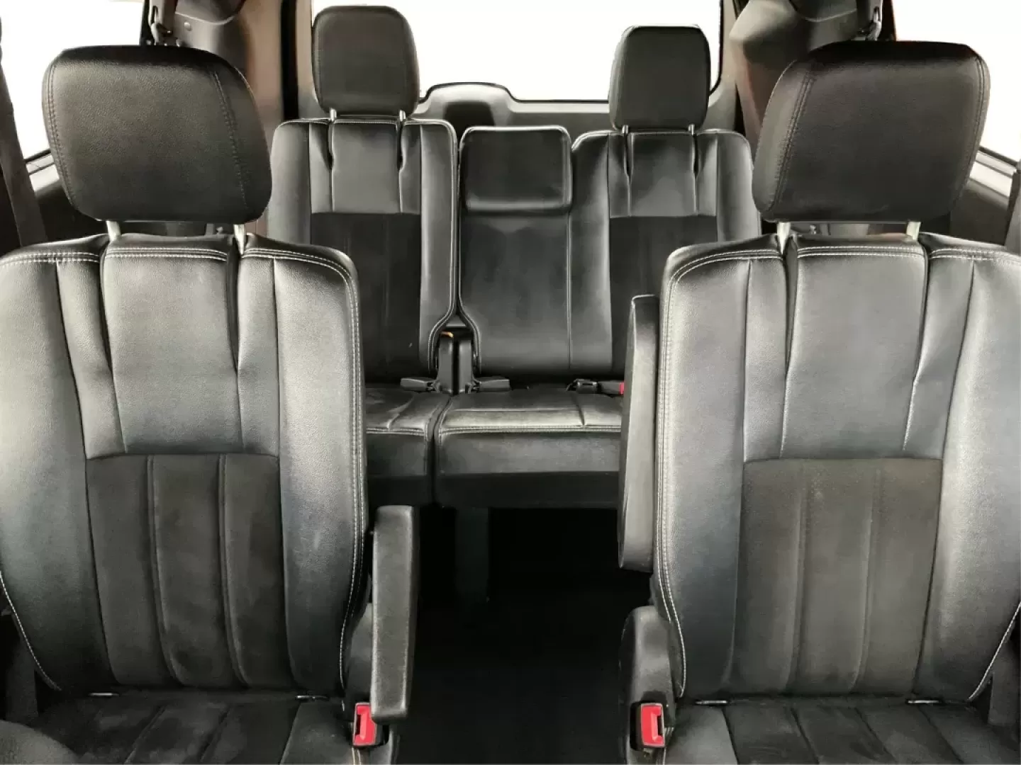 2016 Dodge Grand Caravan SXT (2C4RDGCG6GR) with an Pentastar 3.6L V-6 DOHC engine, located at 880 E. National Road, Vandalia, OH, 45377, (937) 908-9800, 39.891918, -84.183594 - Photo#13