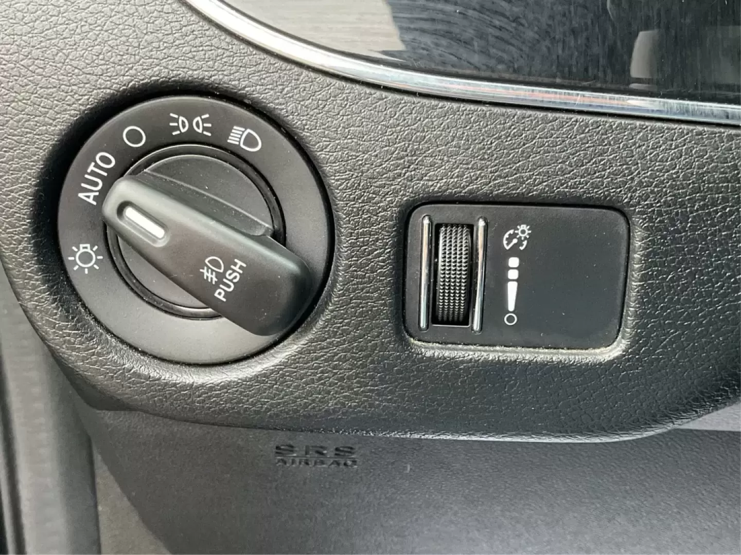 2016 Dodge Grand Caravan SXT (2C4RDGCG6GR) with an Pentastar 3.6L V-6 DOHC engine, located at 880 E. National Road, Vandalia, OH, 45377, (937) 908-9800, 39.891918, -84.183594 - Photo#16