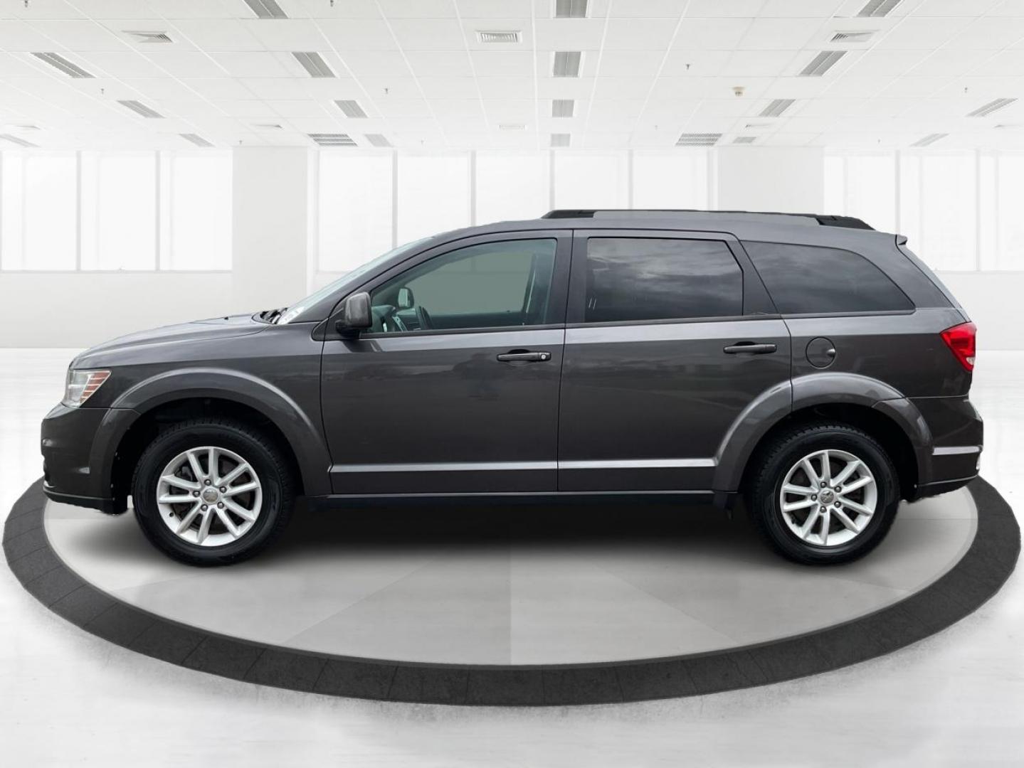 2016 Dodge Journey SXT (3C4PDDBG7GT) with an Pentastar 3.6L V-6 DOHC engine, located at 8750 N County Rd 25A, Piqua, OH, 45356, (937) 908-9800, 40.164391, -84.232513 - Photo#4
