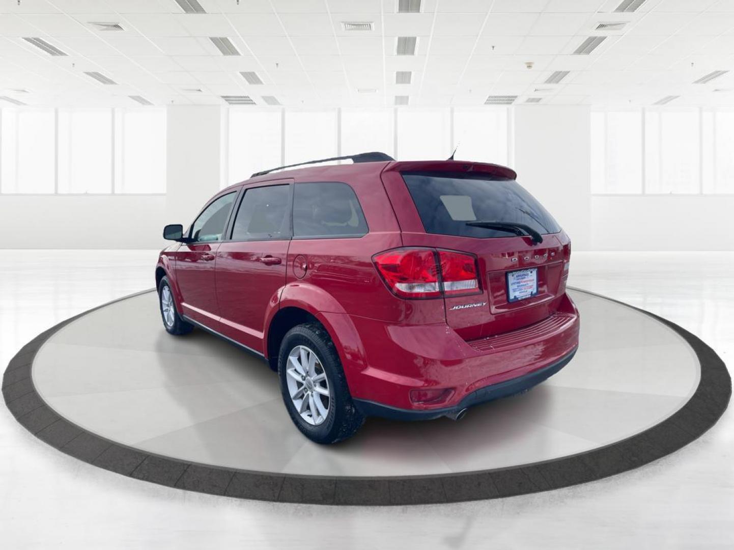 2016 Dodge Journey SXT (3C4PDCBG3GT) with an Other engine, located at 1230 East Main St, Xenia, OH, 45385, (937) 908-9800, 39.688026, -83.910172 - Photo#4