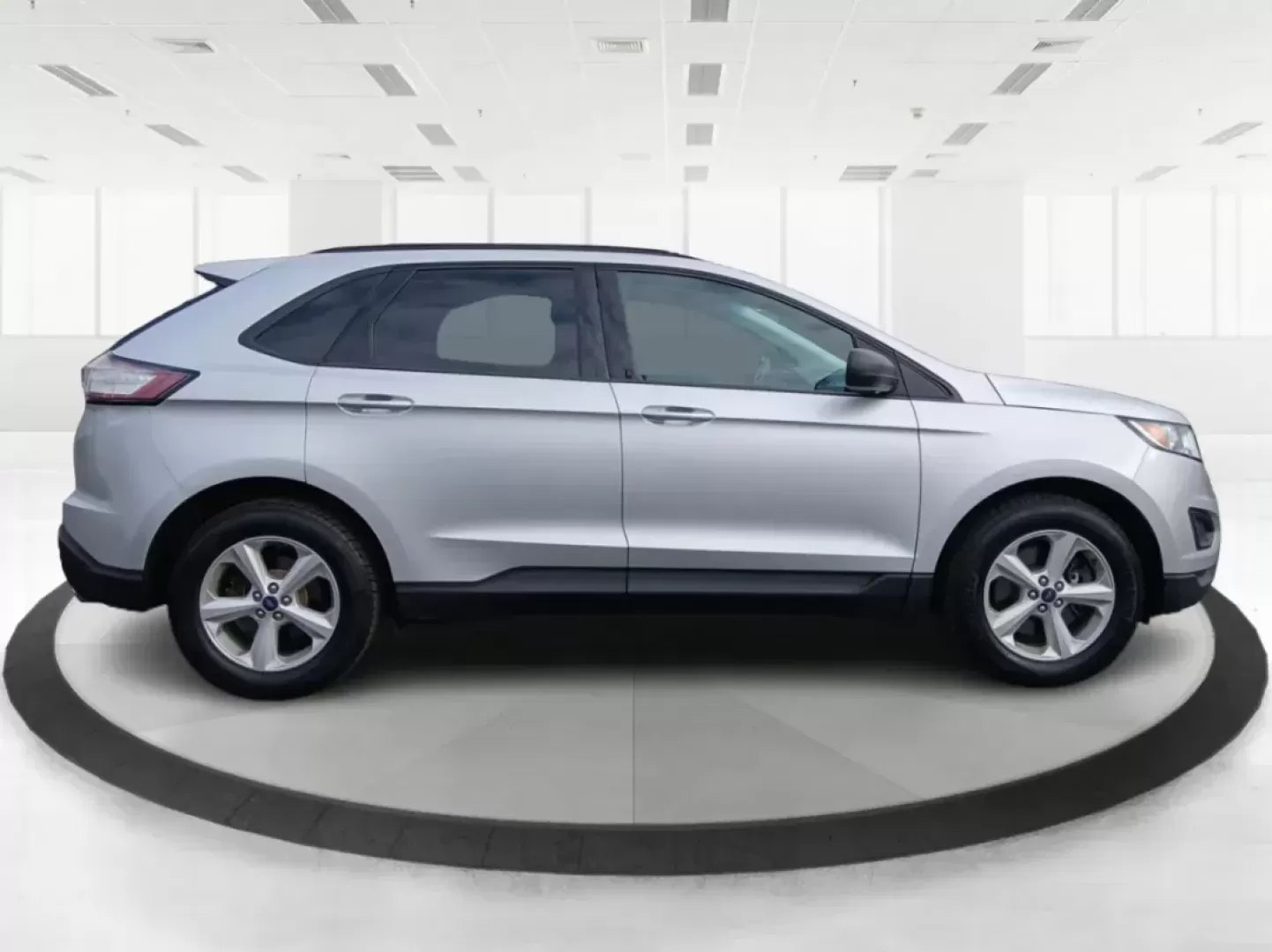 2016 Ford Edge SE AWD (2FMPK4G95GB) with an 2.0L L4 DOHC 16V engine, 6-Speed Automatic transmission, located at 880 E. National Road, Vandalia, OH, 45377, (937) 908-9800, 39.891918, -84.183594 - Photo#1