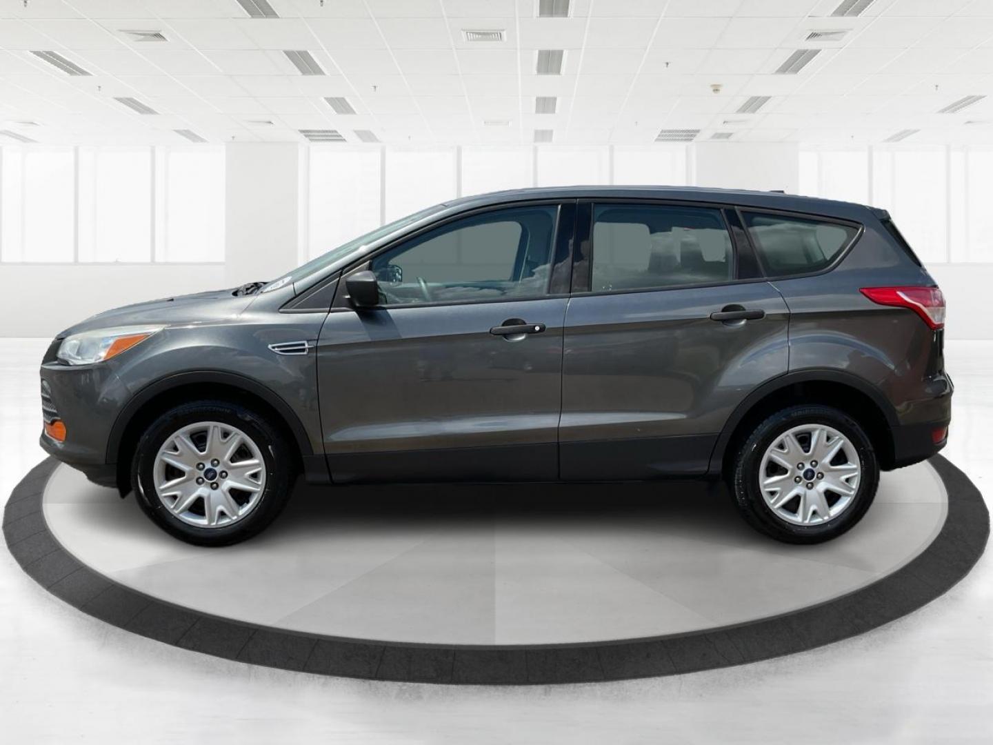 2016 Ford Escape S (1FMCU0F78GU) with an Duratec 2.5L I-4 DOHC engine, located at 880 E. National Road, Vandalia, OH, 45377, (937) 908-9800, 39.891918, -84.183594 - Photo#6